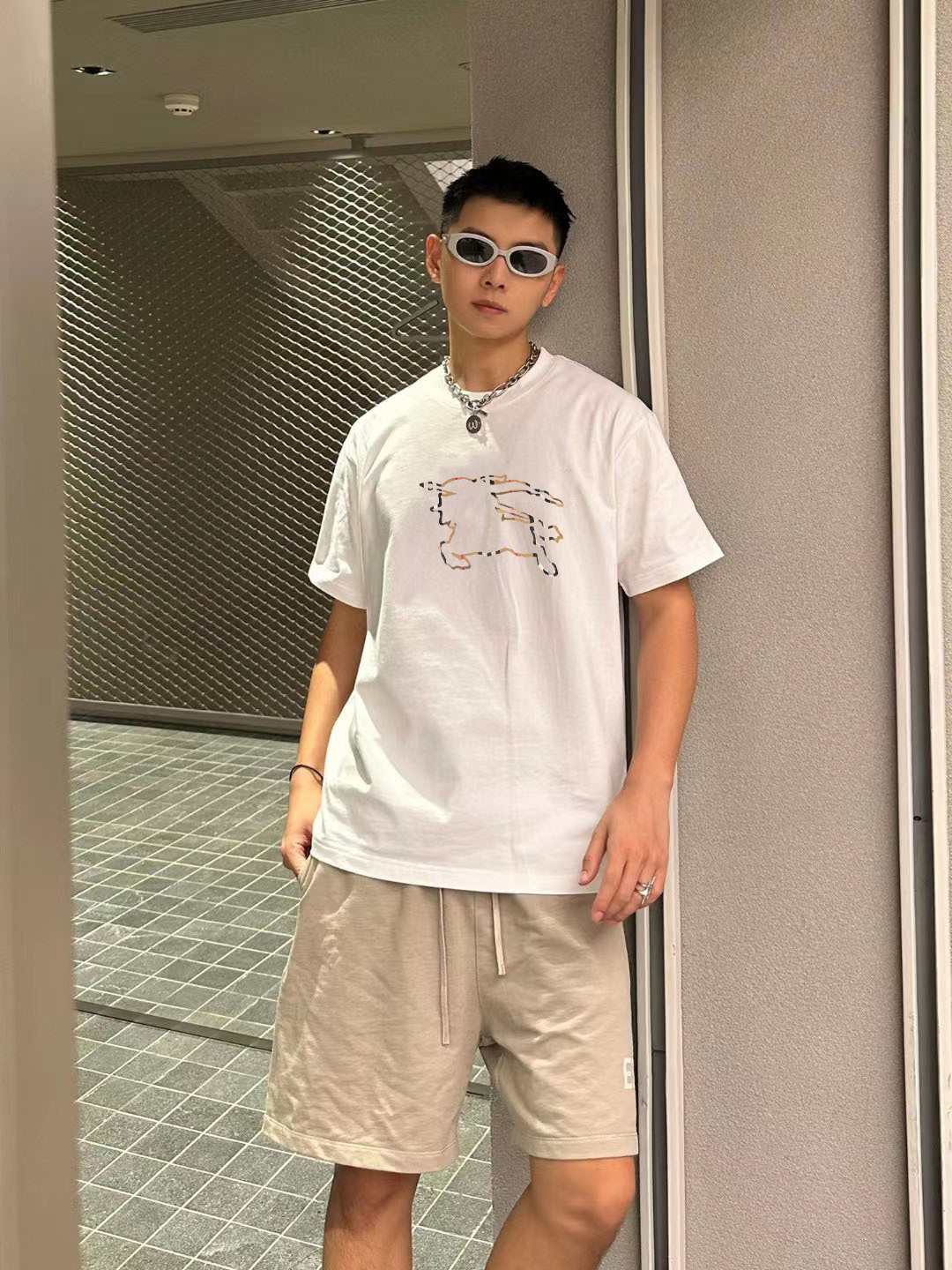 Burberry Logo Graphic T-Shirt
