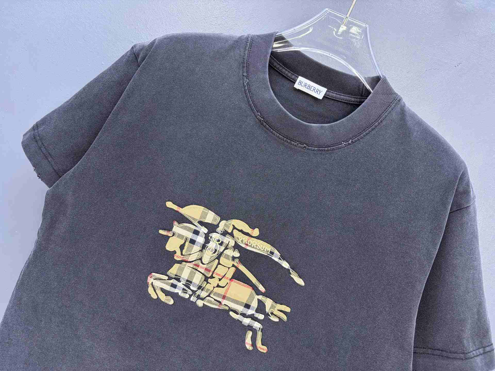 Burberry T-Shirt