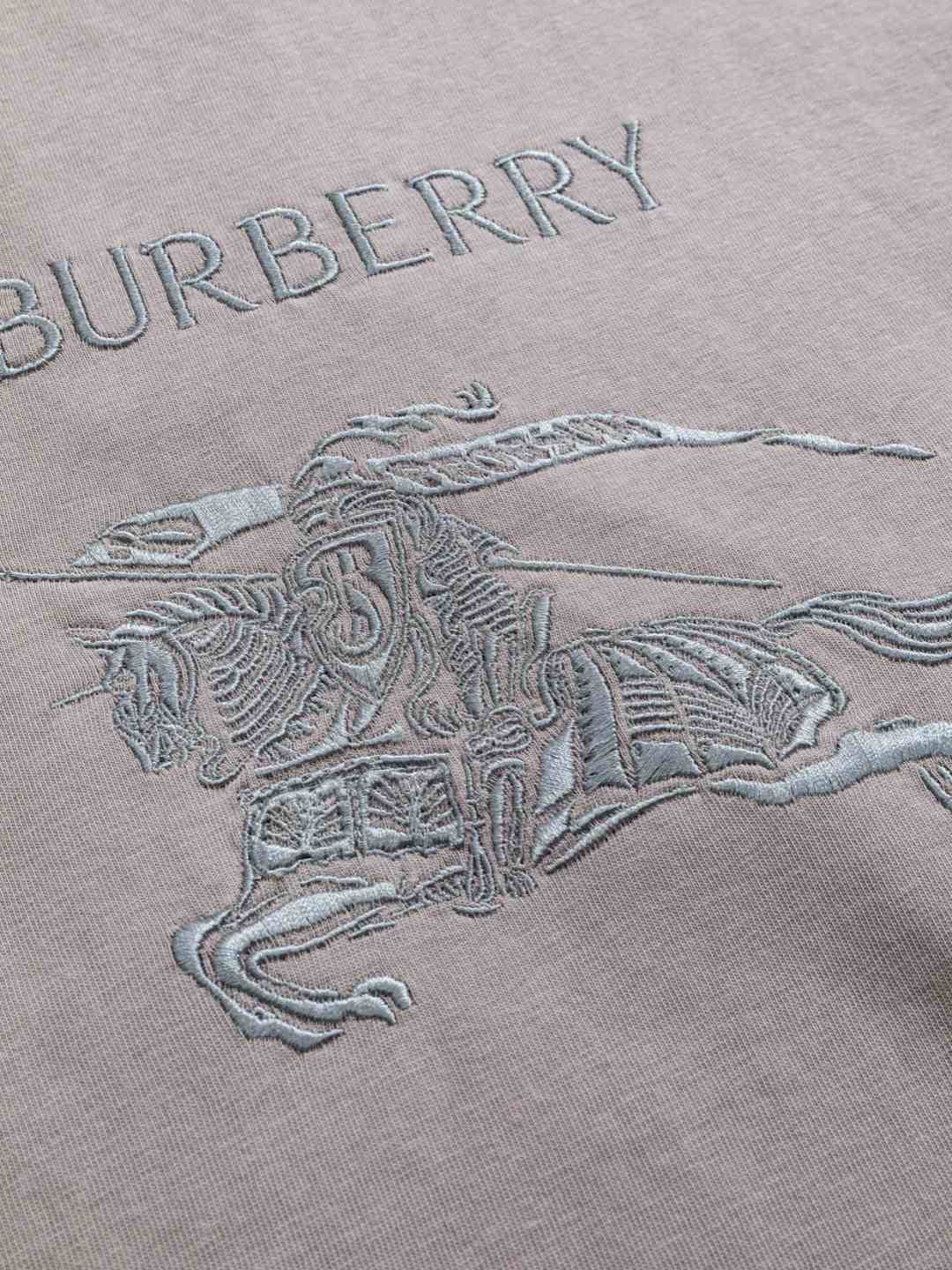 Burberry T-Shirt
