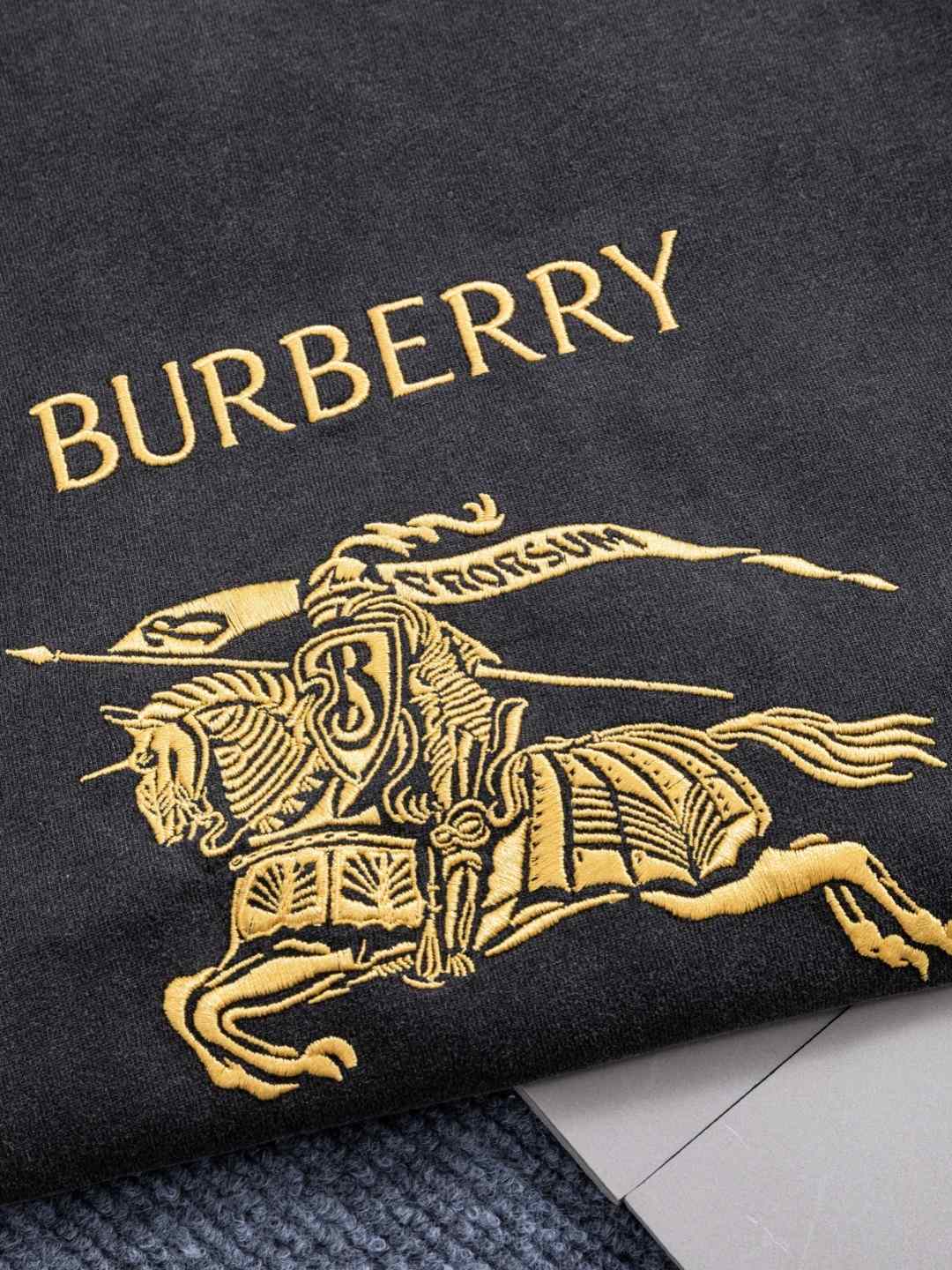 Burberry T-Shirt
