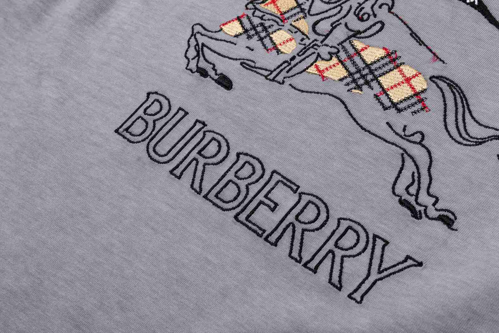 Burberry T-Shirt