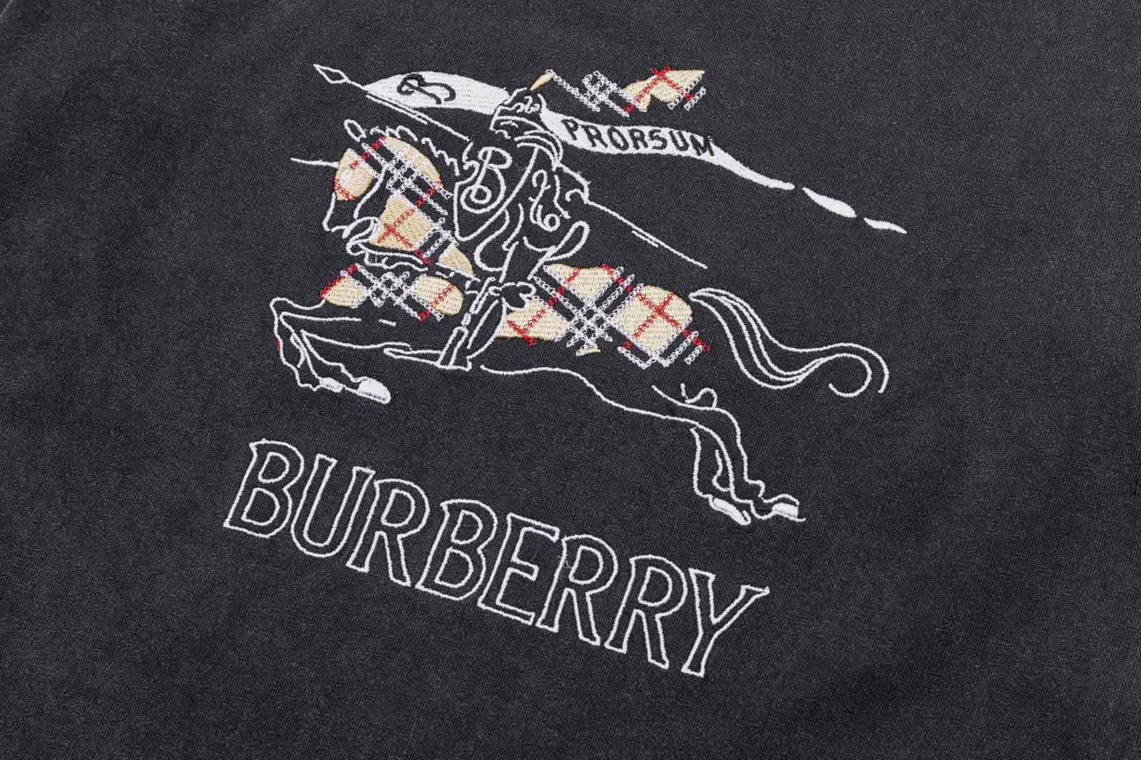 Burberry T-Shirt