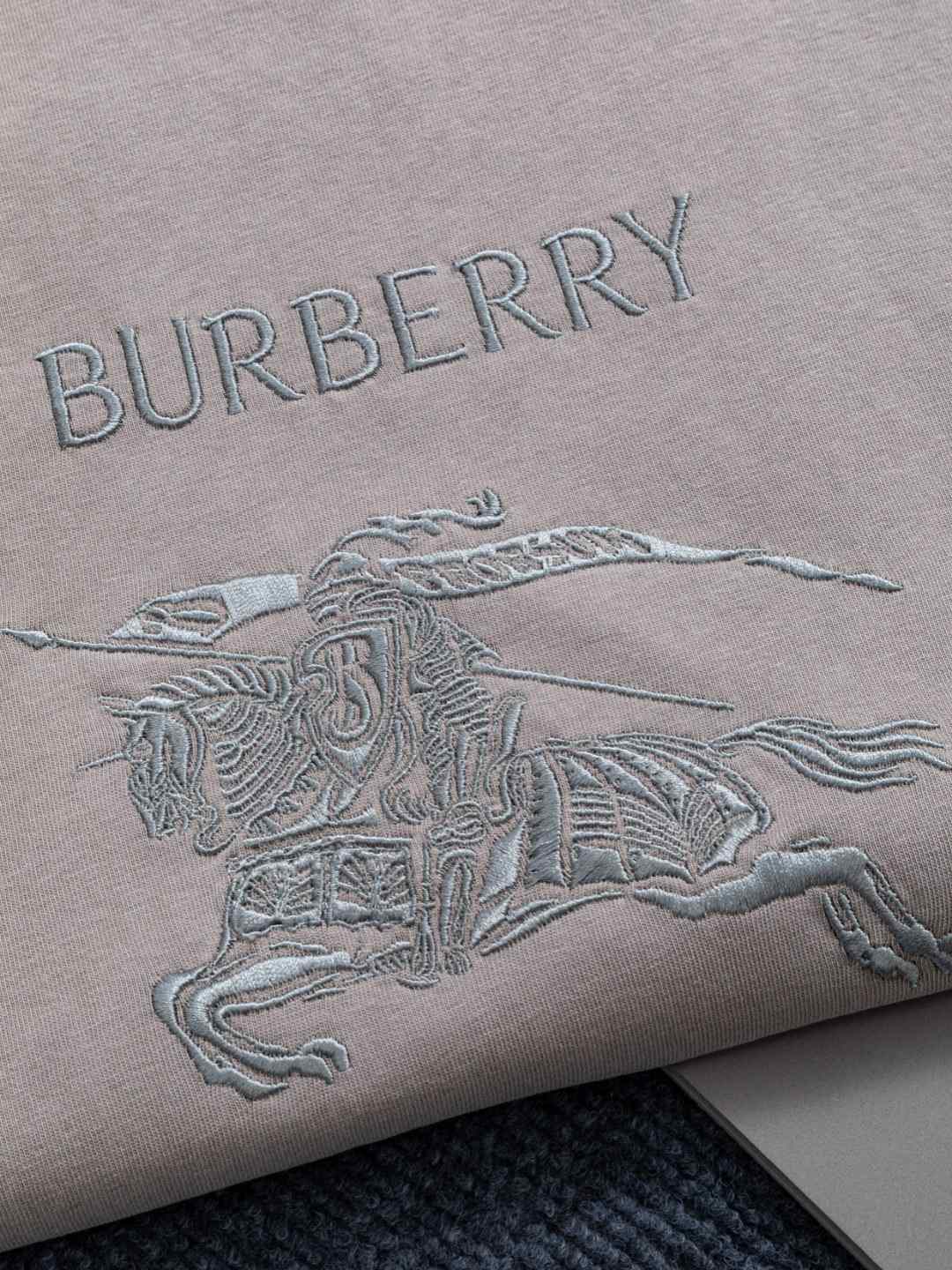 Burberry T-Shirt