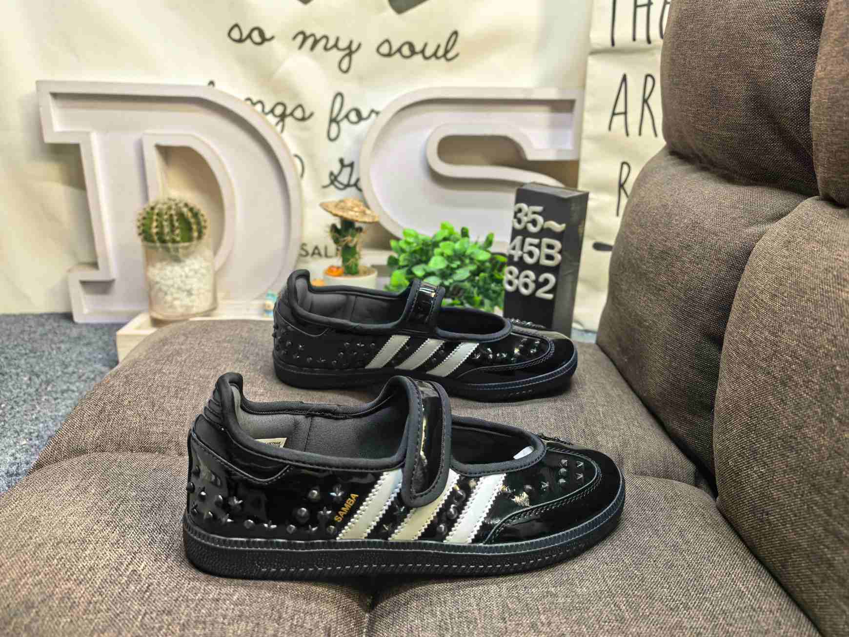 adidas SAMBA JANE W Shoes - LA4120