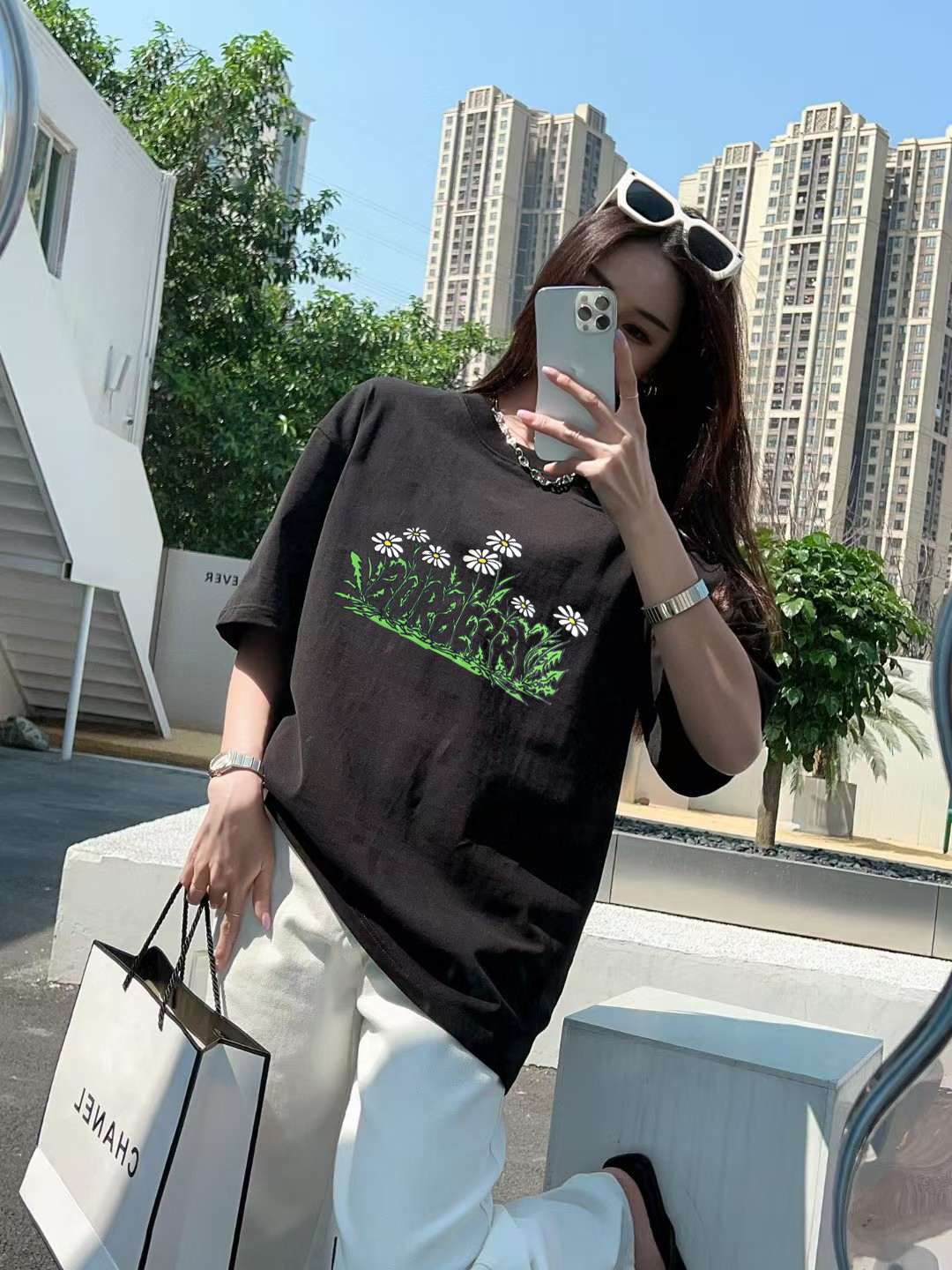 Burberry Logo Graphic T-Shirt