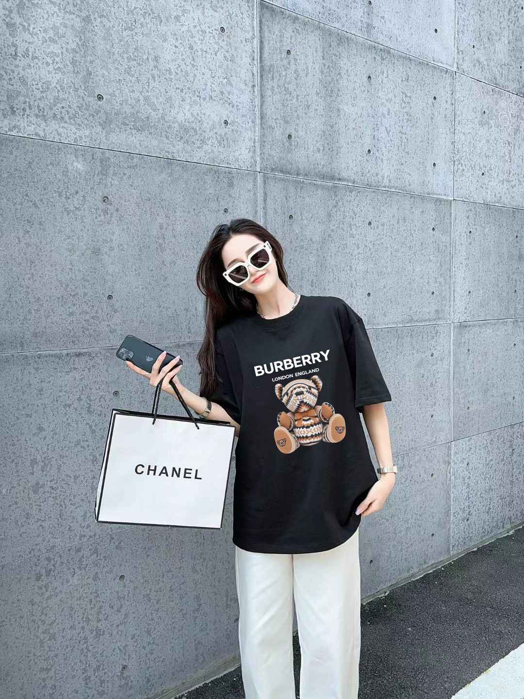 Burberry Logo Graphic T-Shirt