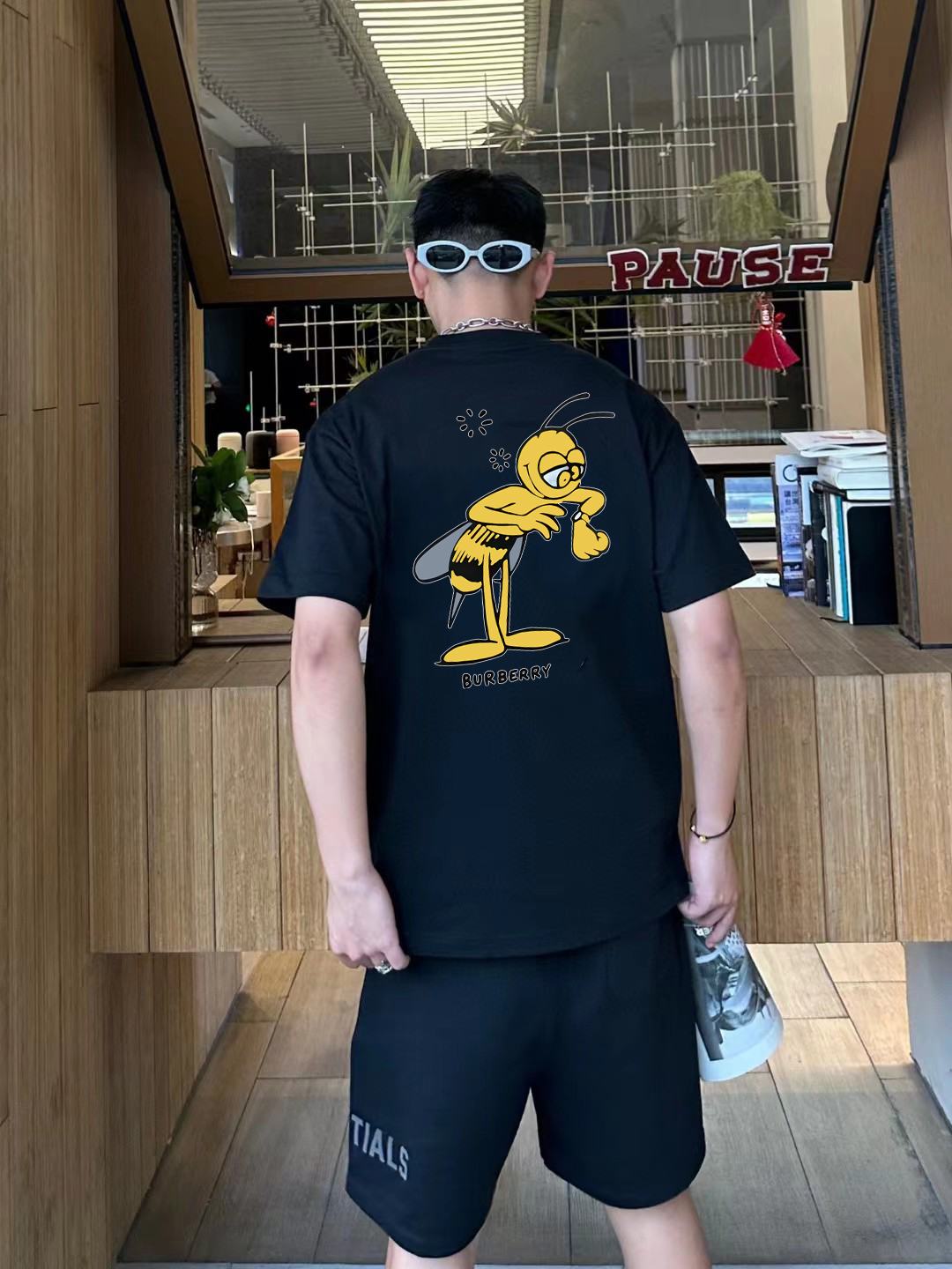 Burberry Logo Graphic T-Shirt