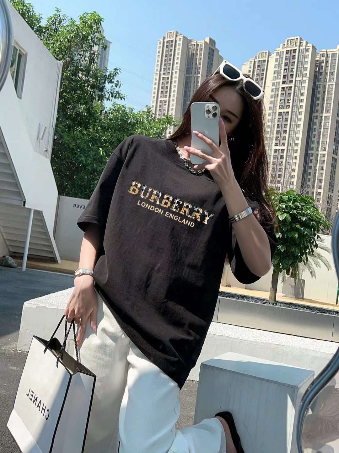 Burberry Logo Graphic T-Shirt