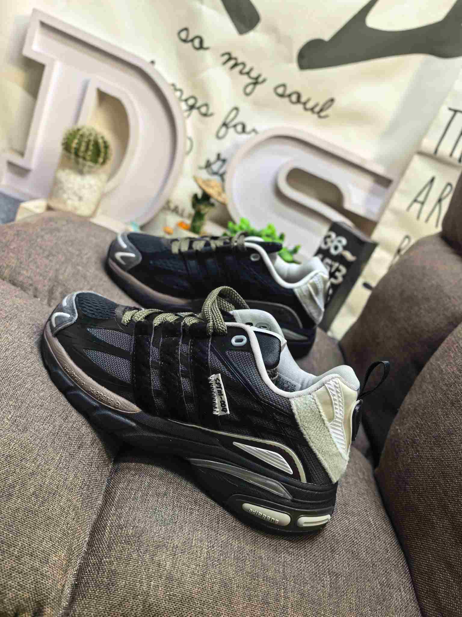 adidas ADISTAR CUSHION SFTM Shoes