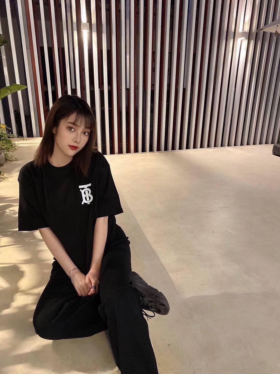 Burberry Logo Graphic T-Shirt