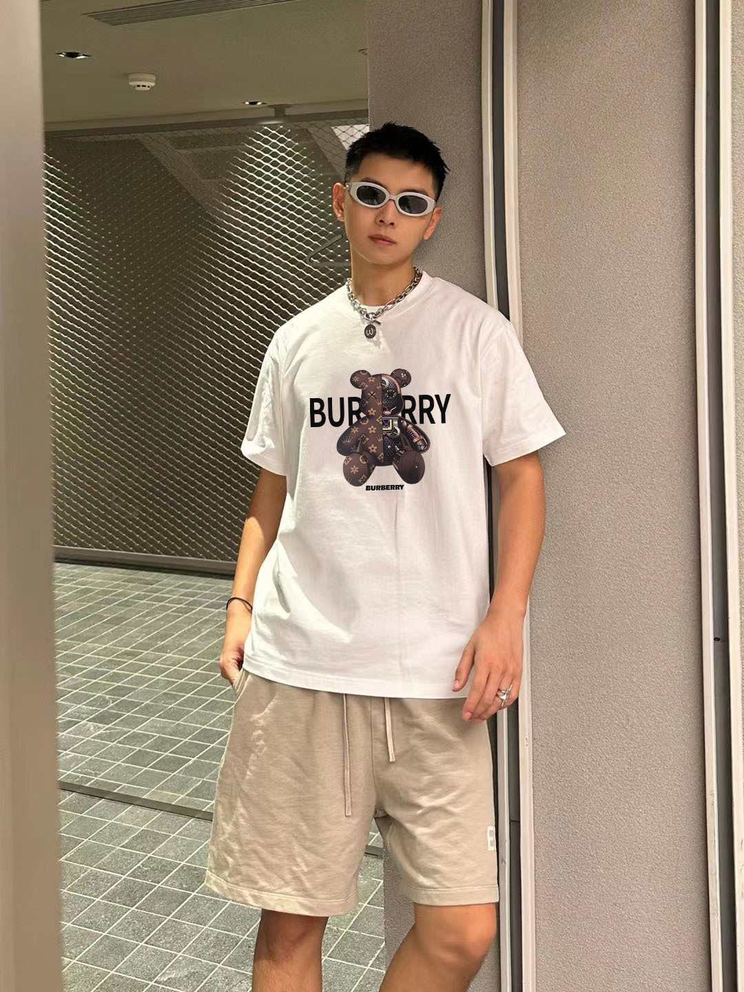 Burberry Logo Graphic T-Shirt