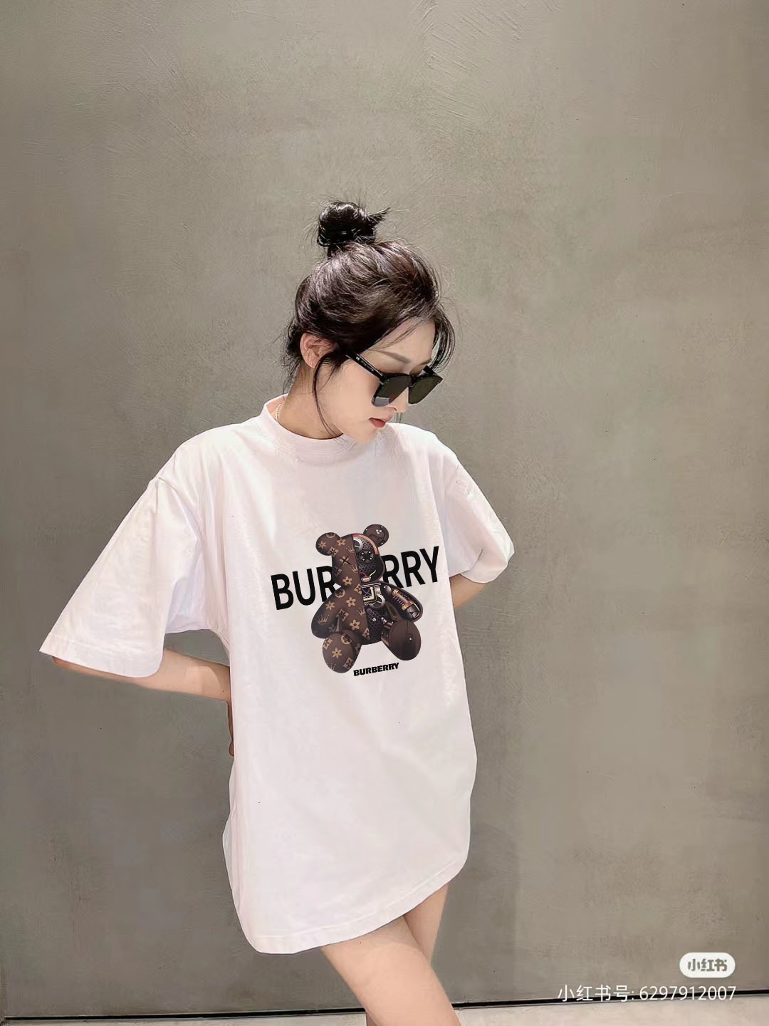 Burberry Logo Graphic T-Shirt