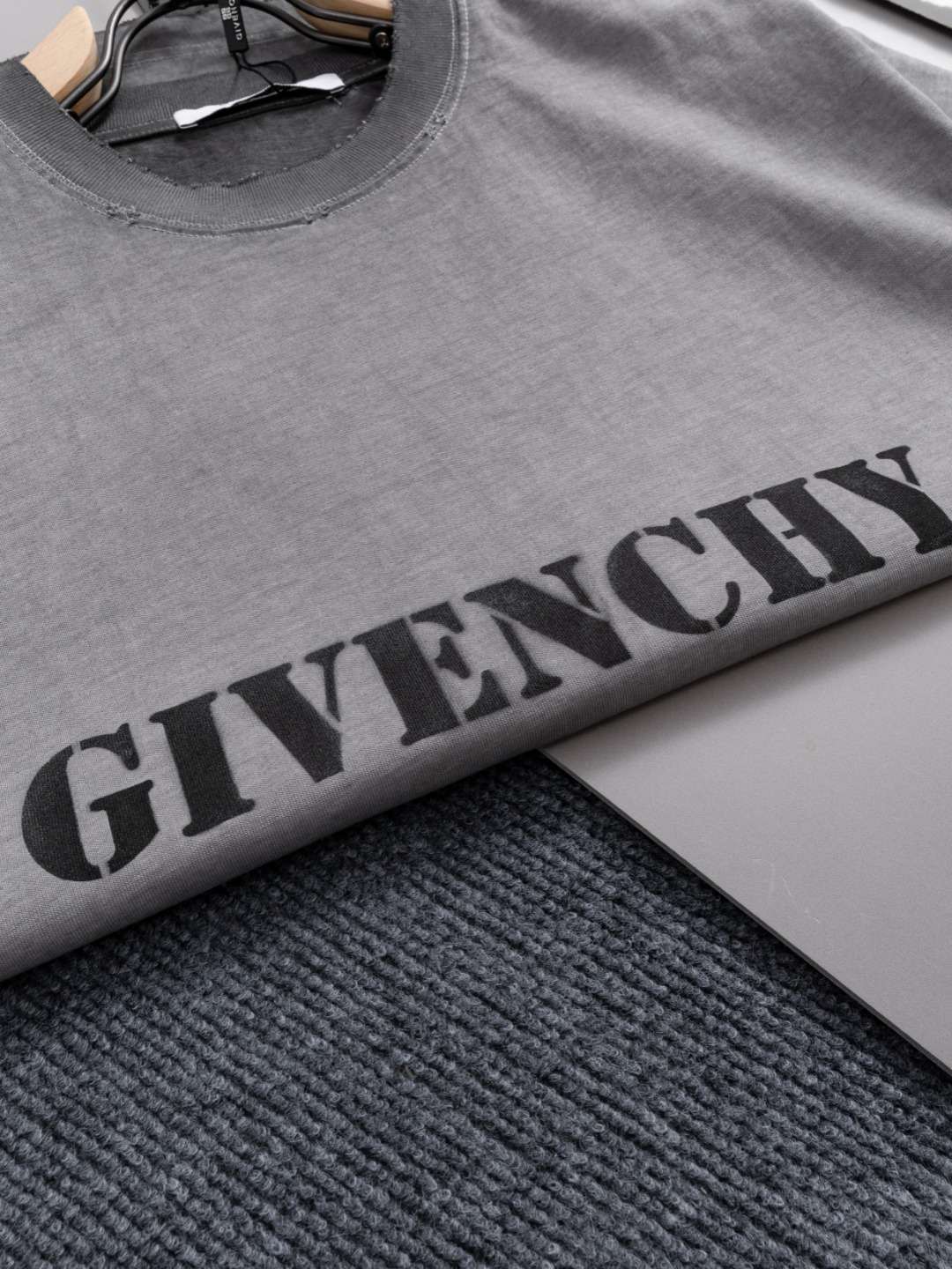 Givenchy T-Shirt