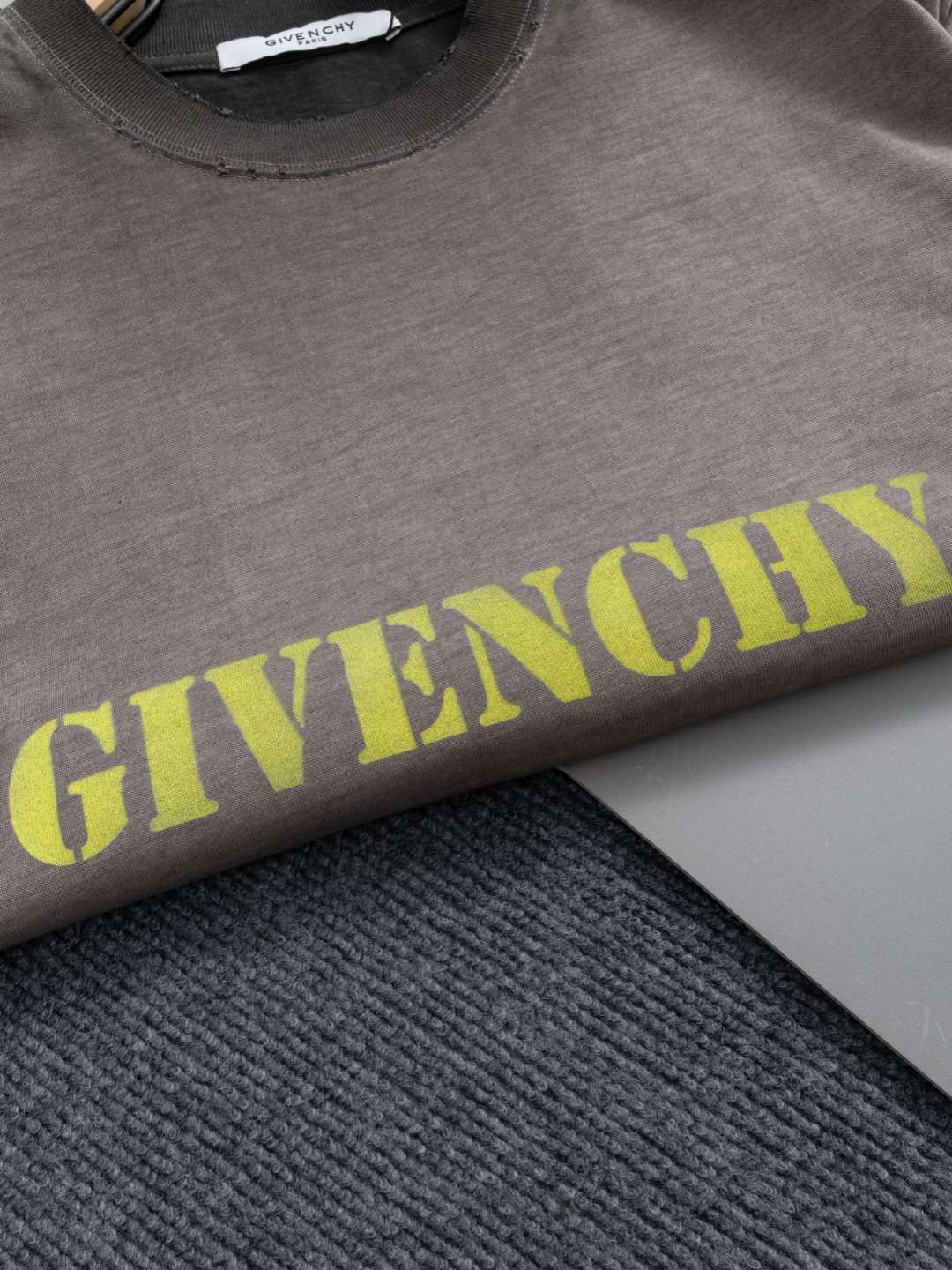 Givenchy T-Shirt
