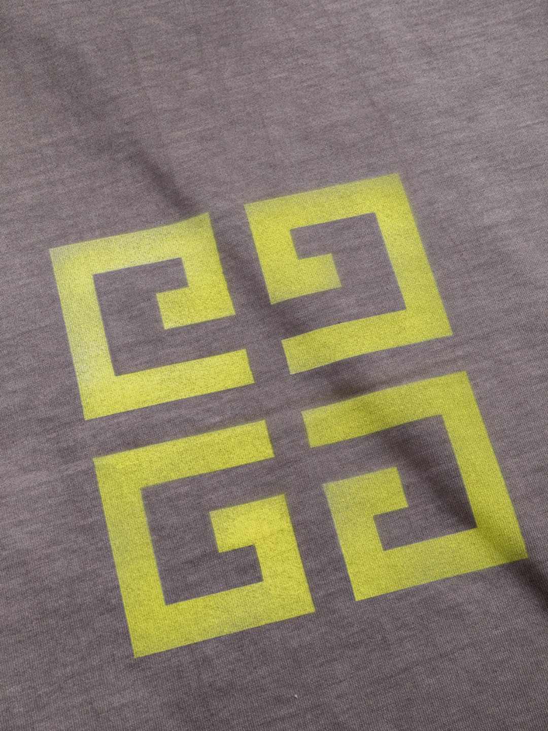 Givenchy T-Shirt