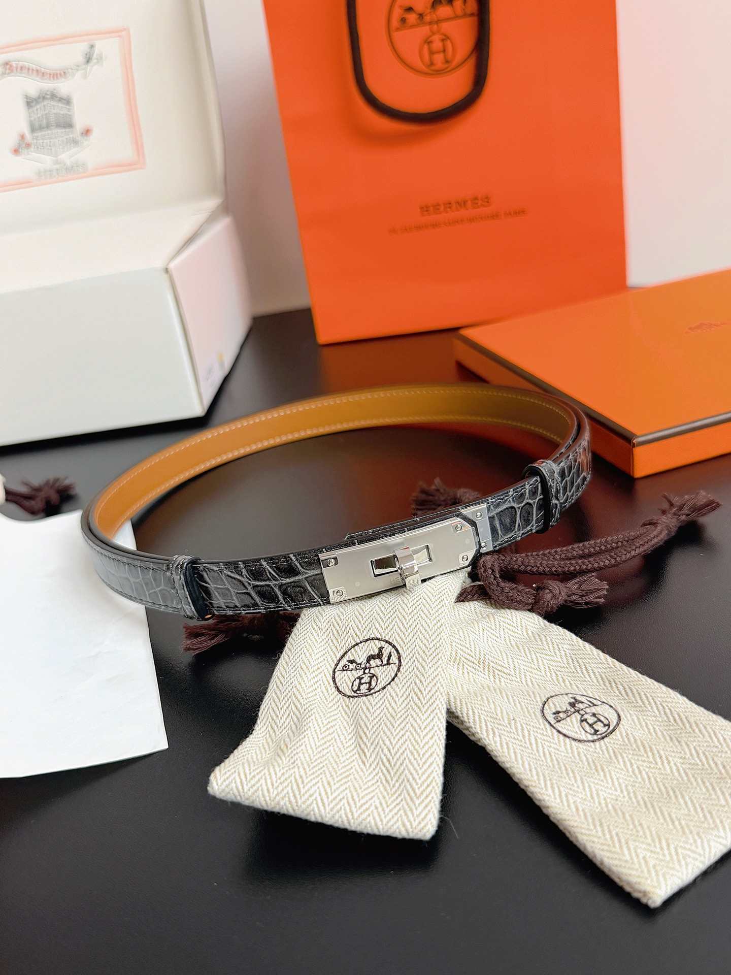 Hermes Belt – 18mm