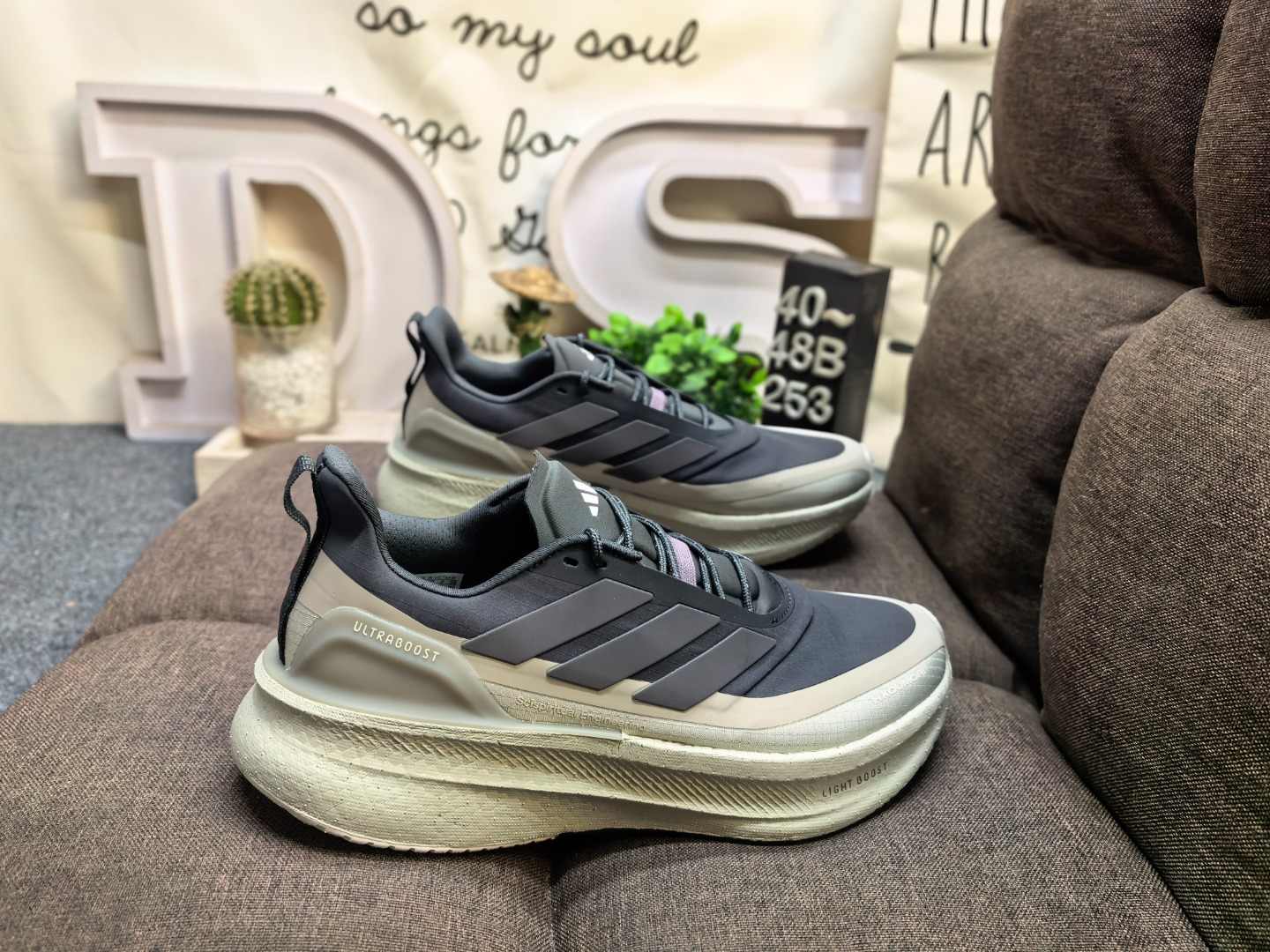 adidas ULTRABOOST 5 HK Shoes - JS2439