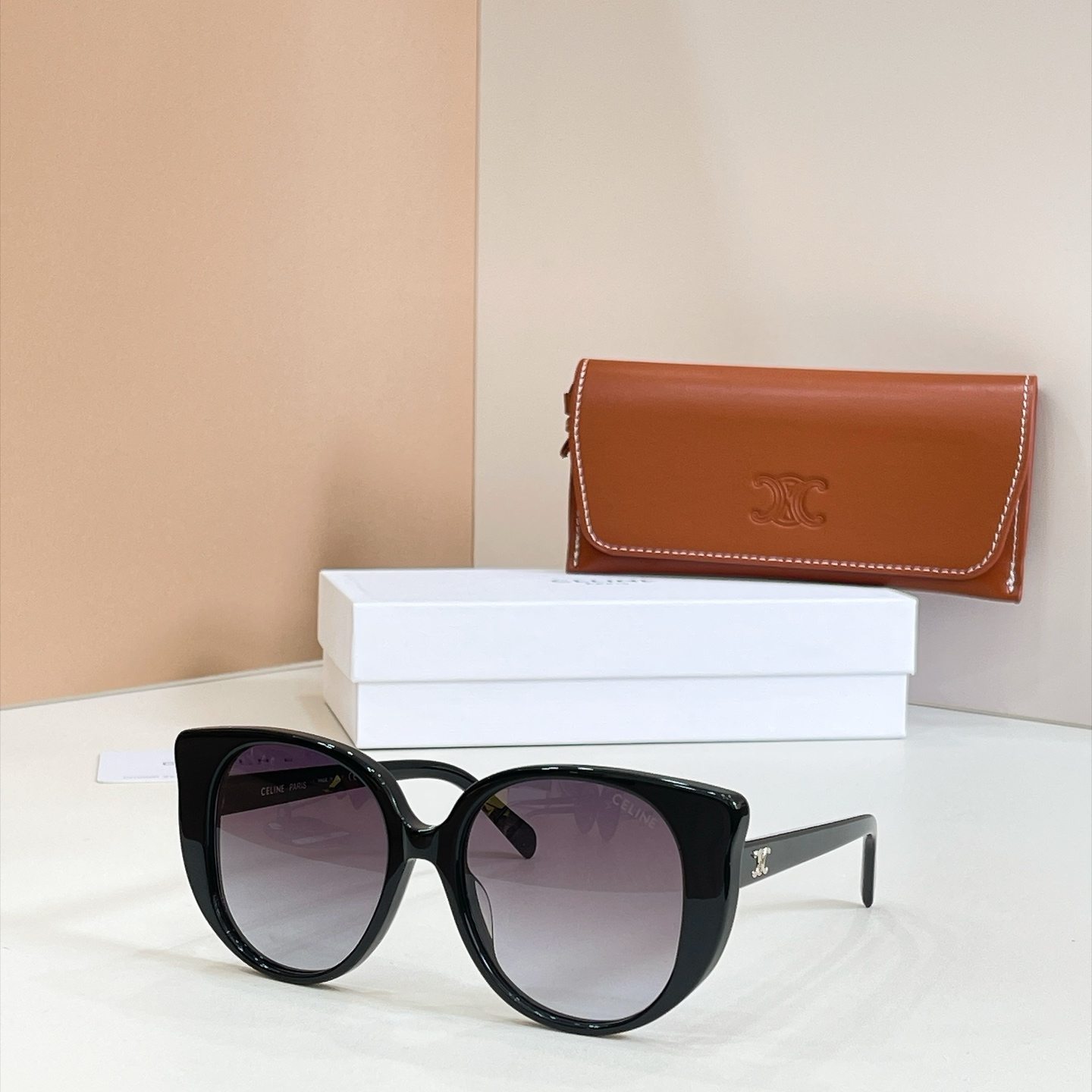 CELINE Sunglasses - CL40358U