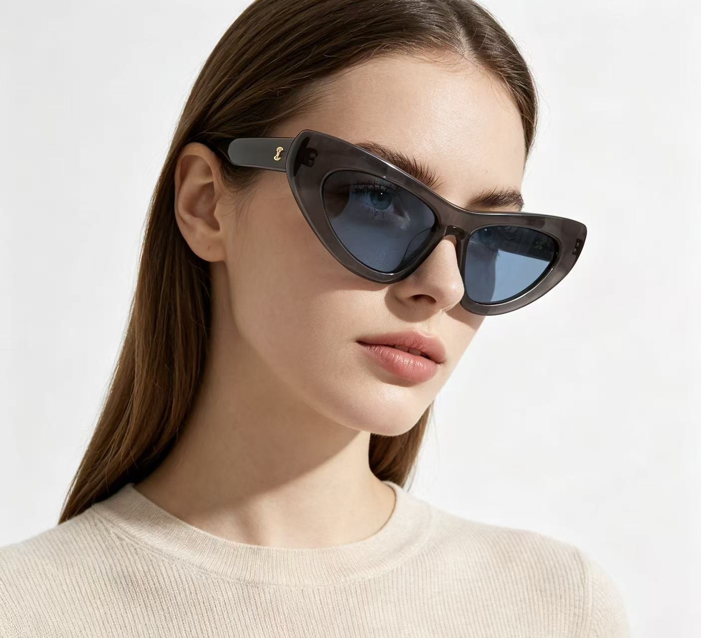 CHANEL Sunglasses - CH9203