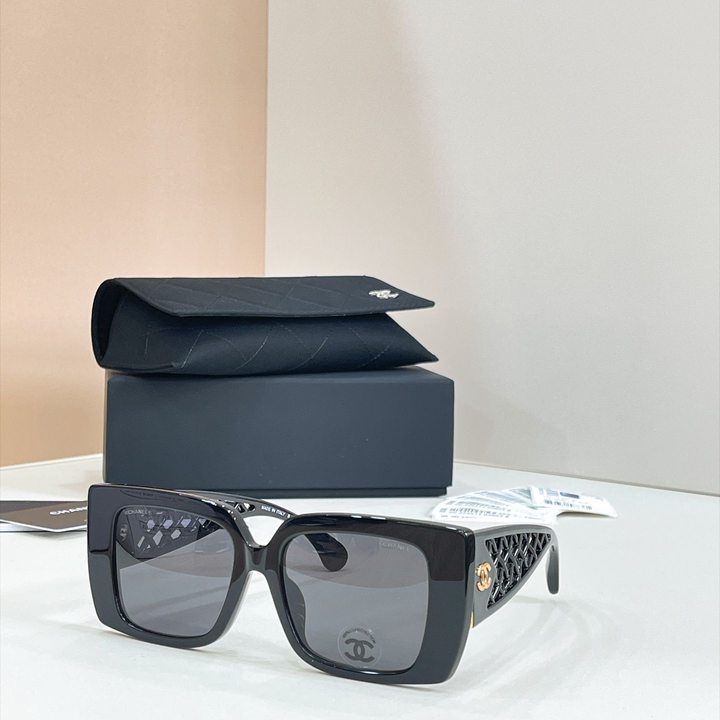 CHANEL Sunglasses - CH5567