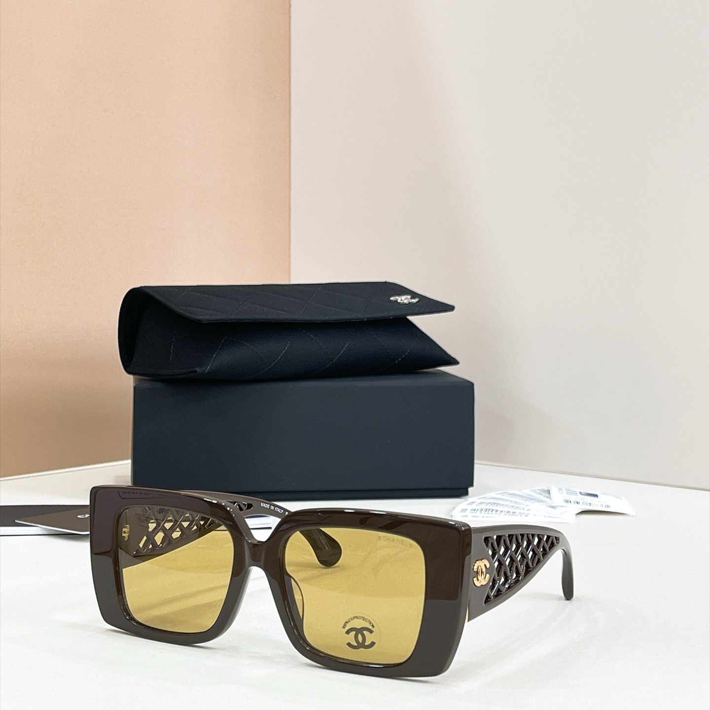 CHANEL Sunglasses - CH5567