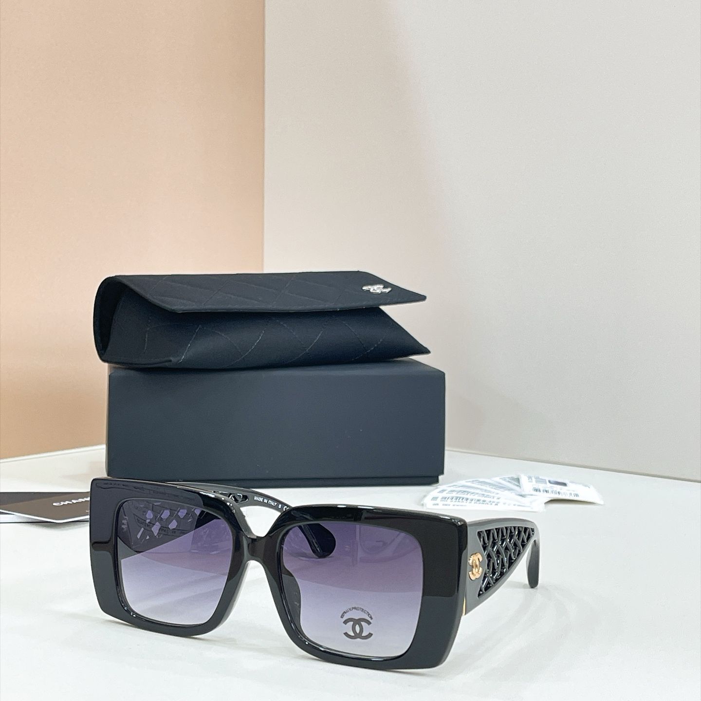 CHANEL Sunglasses - CH5567