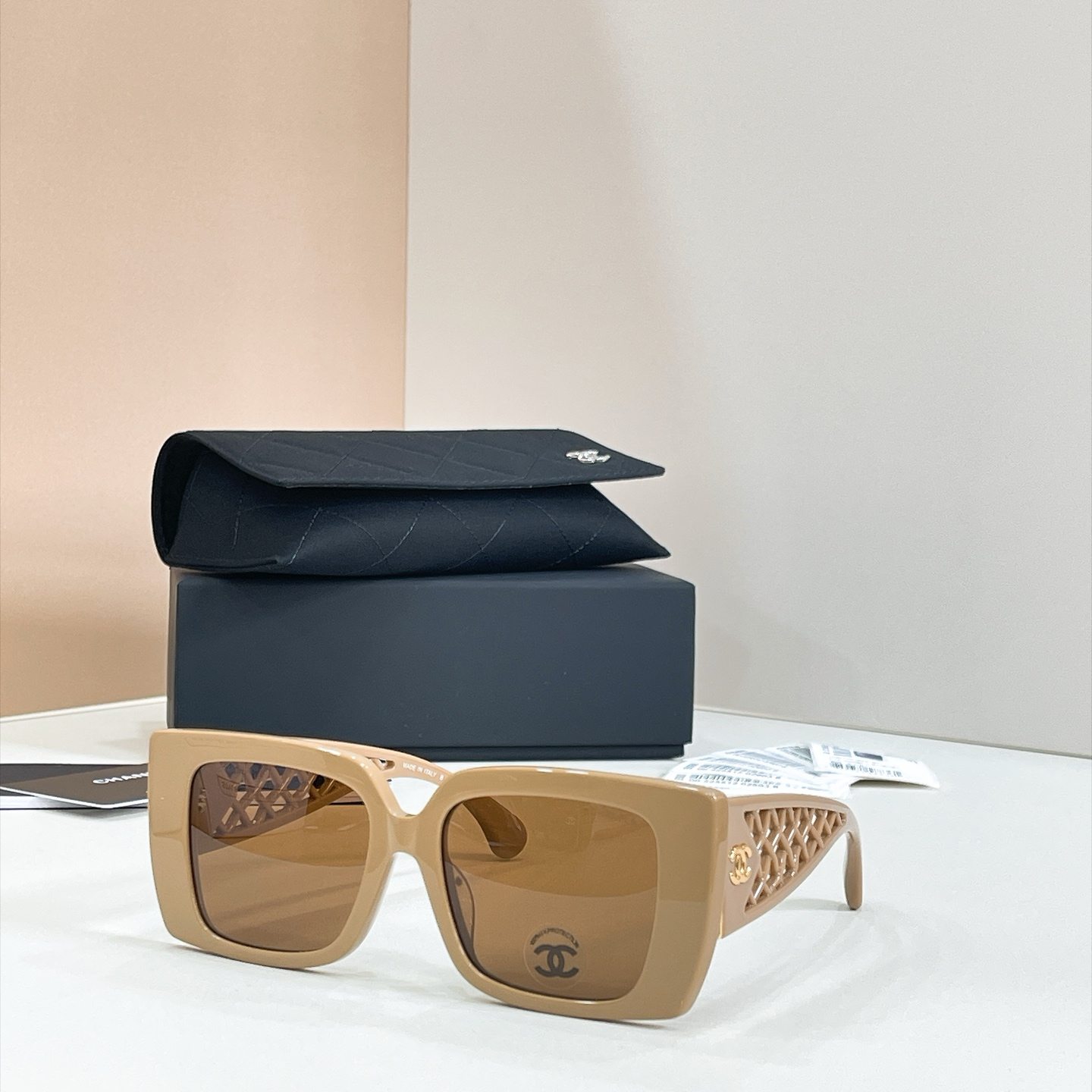CHANEL Sunglasses - CH5567