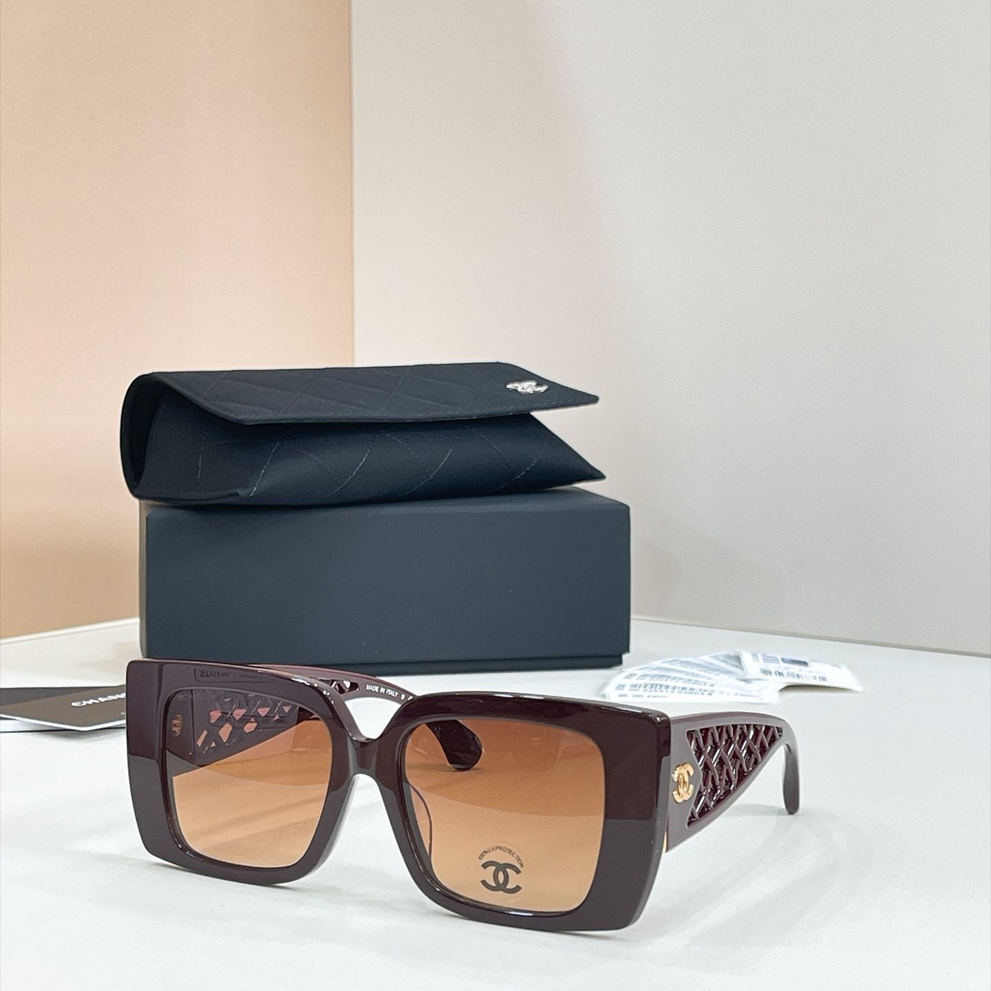 CHANEL Sunglasses - CH5567