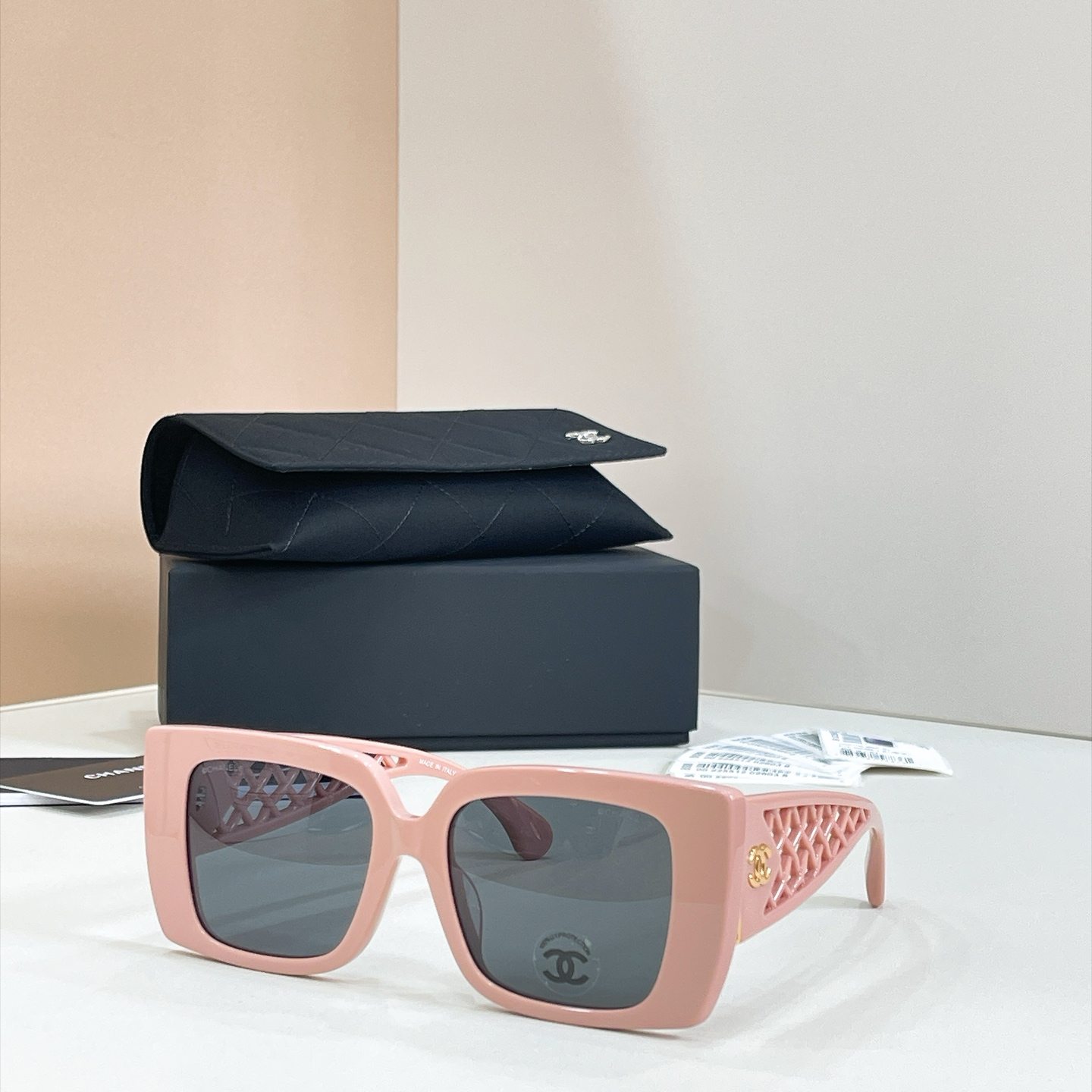 CHANEL Sunglasses - CH5567