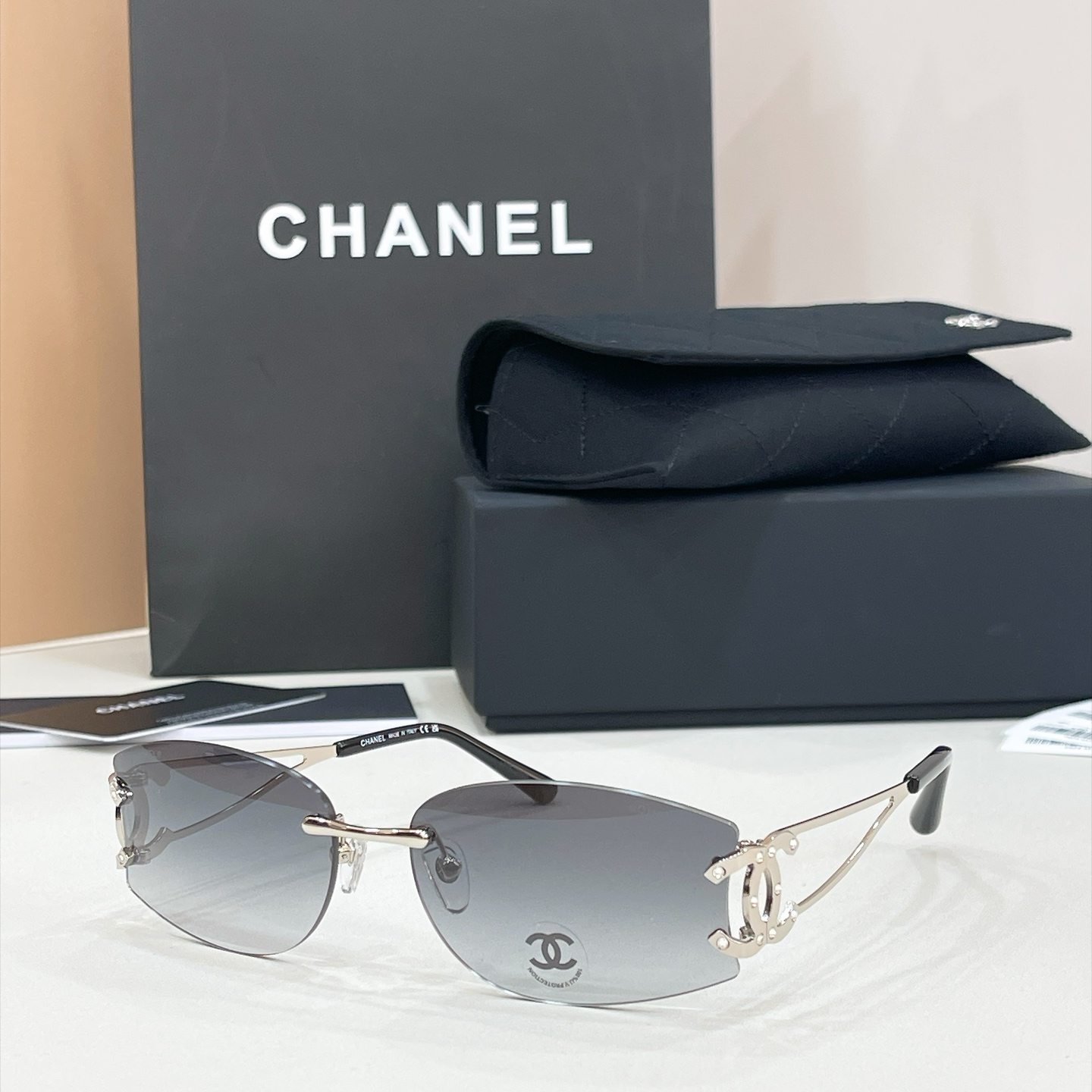 CHANEL Sunglasses - CH4087
