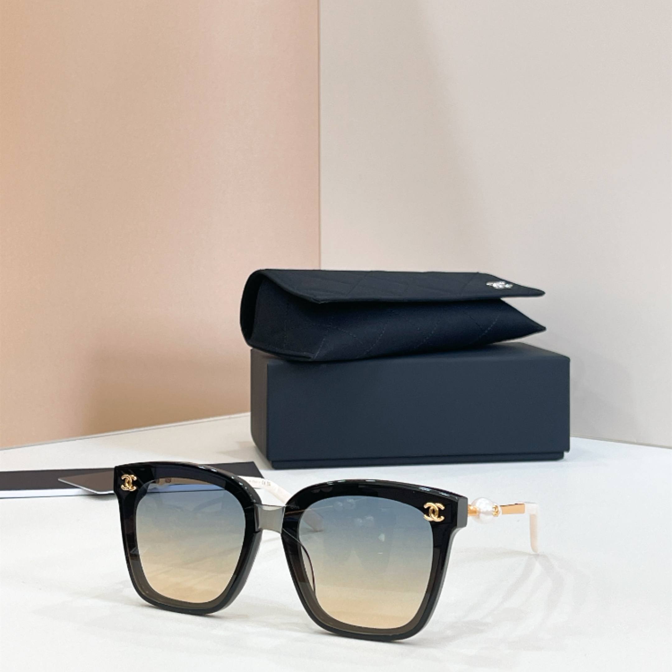 CHANEL Sunglasses - A95074