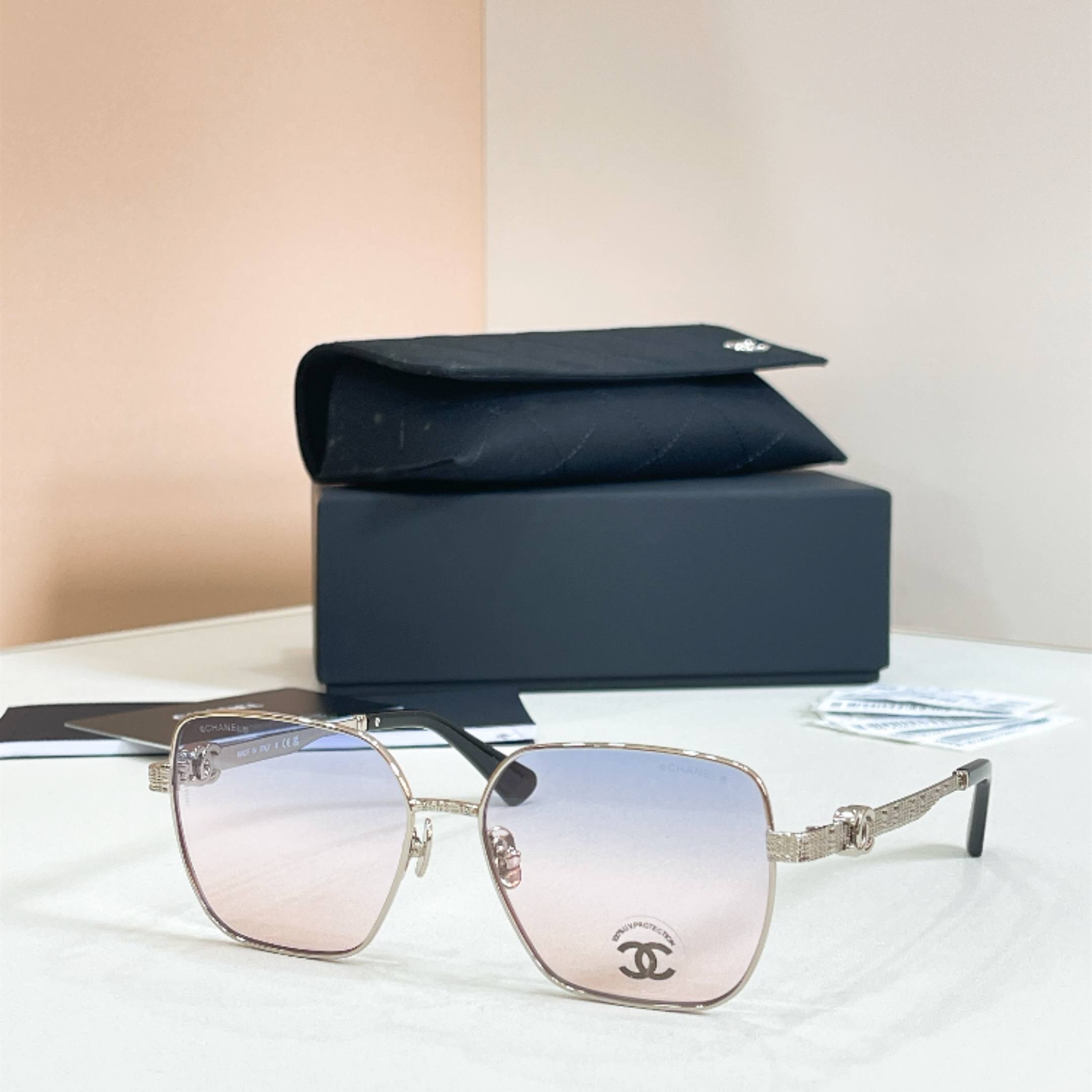 CHANEL Sunglasses - CH2230