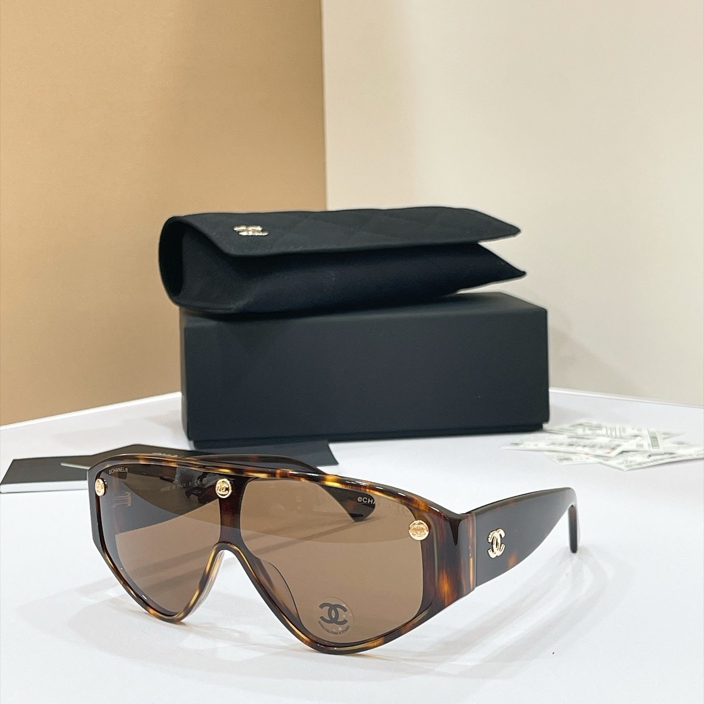 CHANEL Sunglasses - CH5569