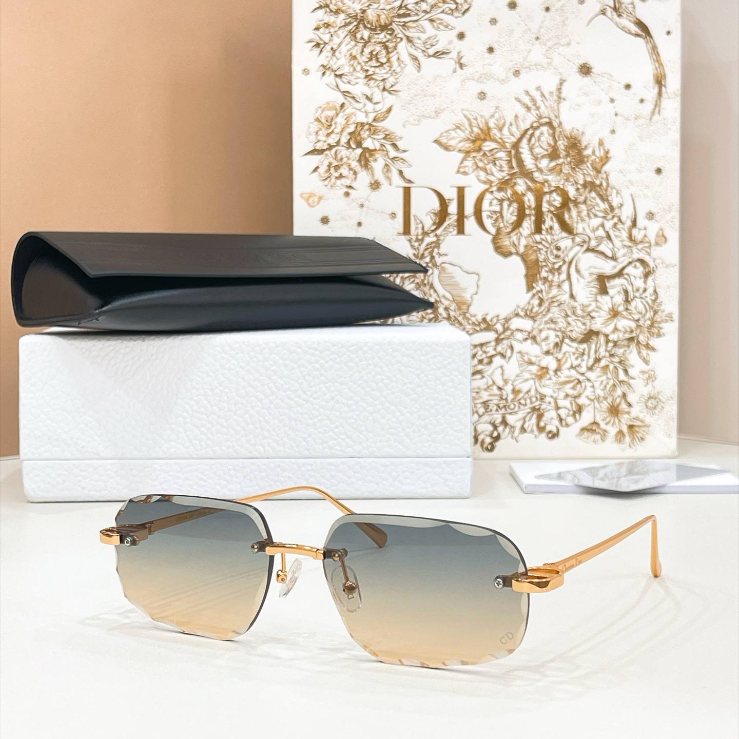 DIOR Sunglasses - DSGTA56UCR