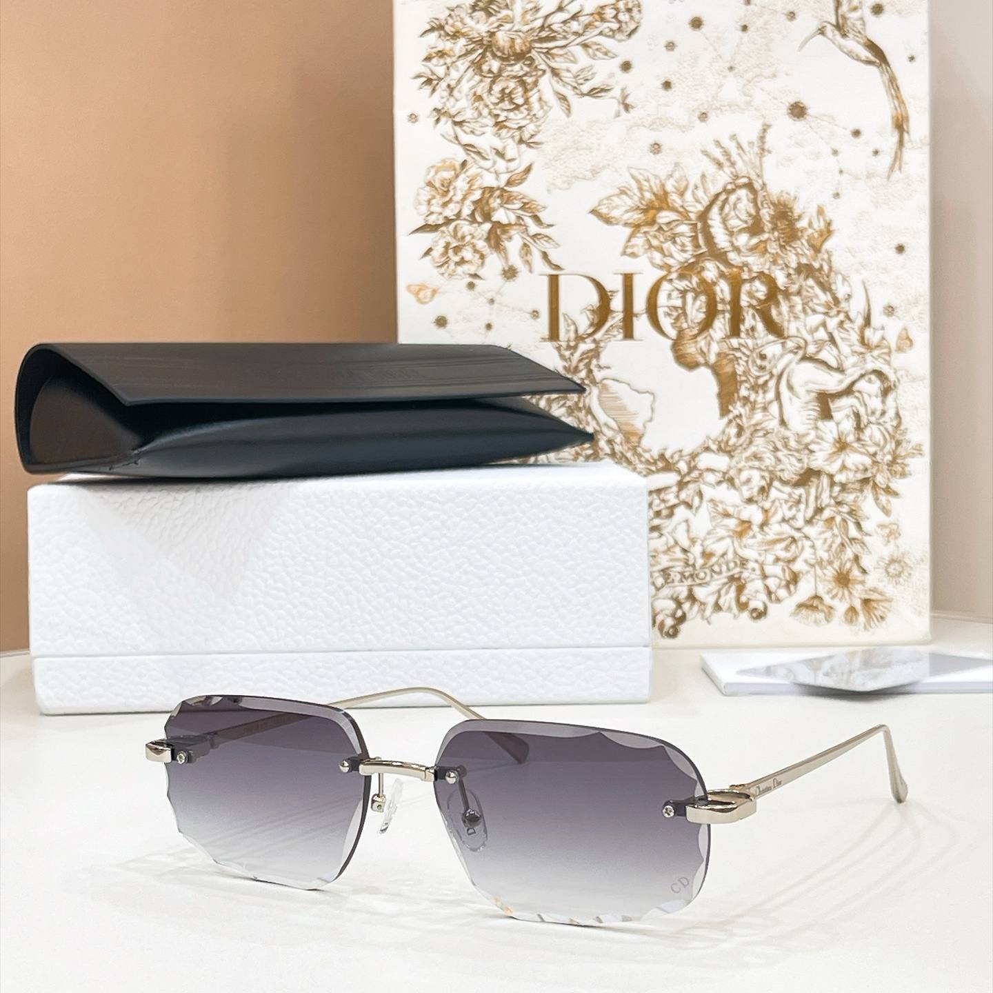 DIOR Sunglasses - DSGTA56UCR