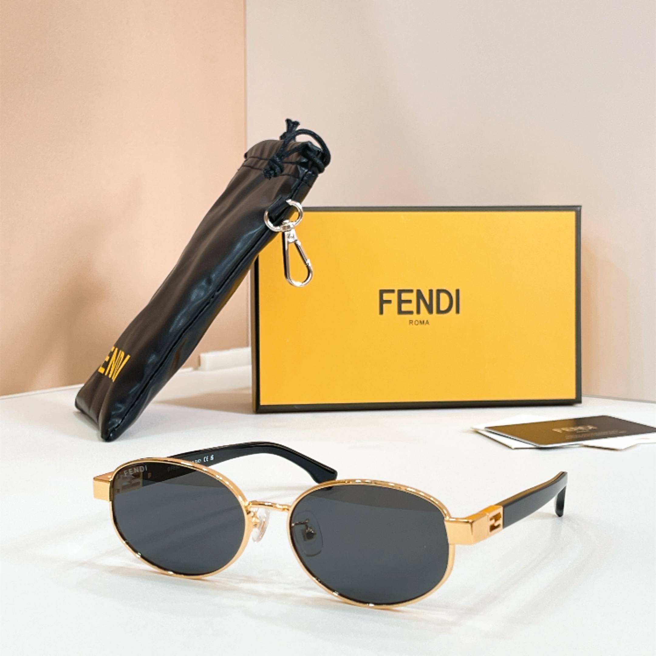 FENDI Sunglasses - FE40217U