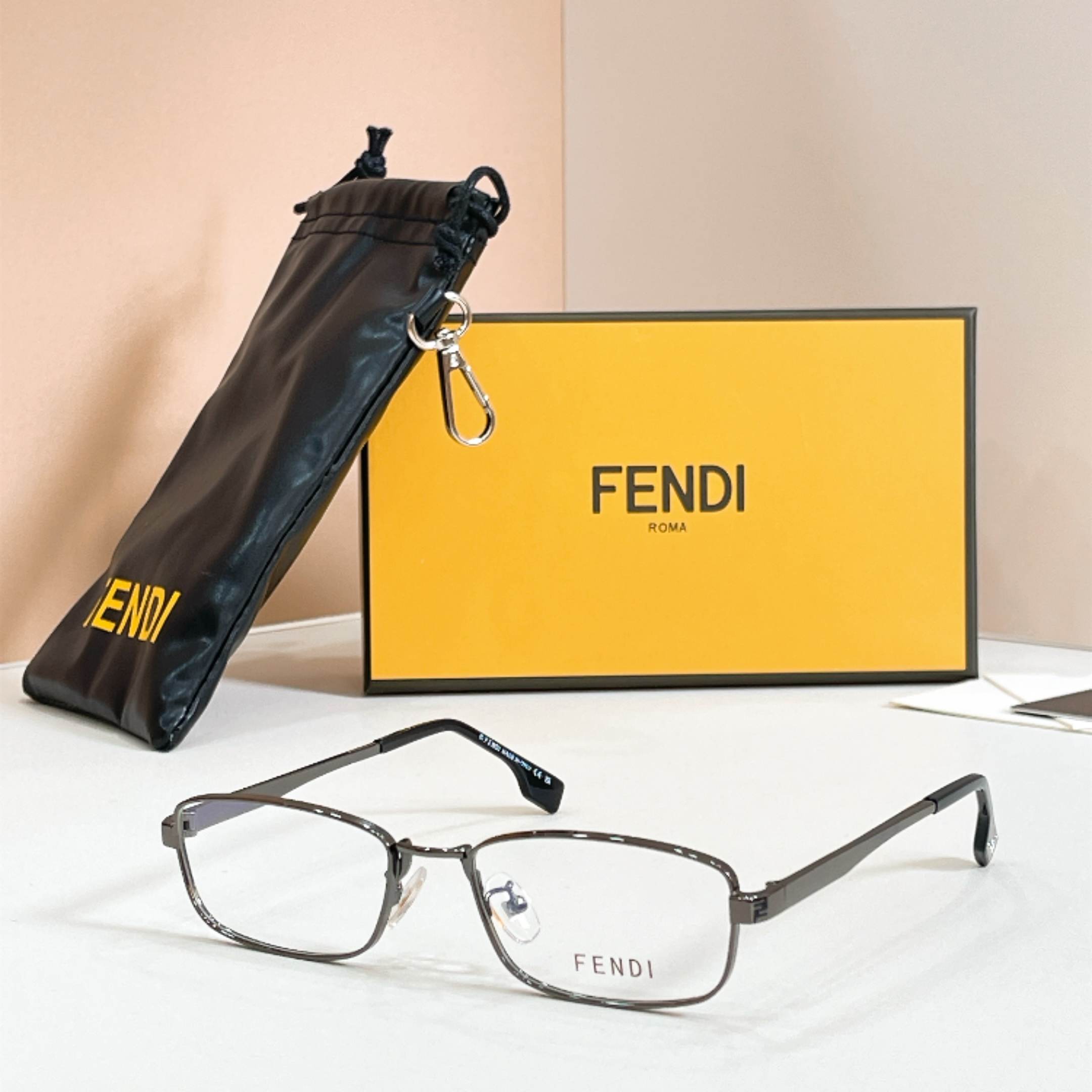FENDI Sunglasses - FE40292U