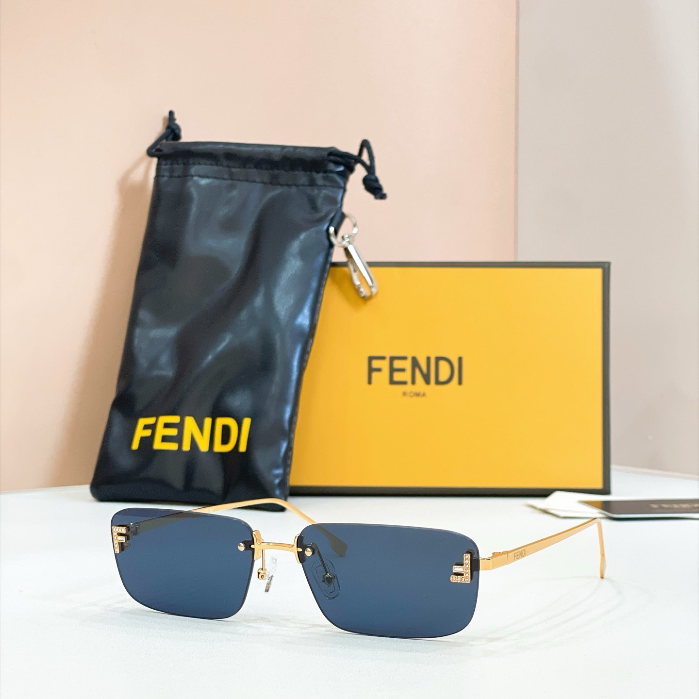 FENDI Sunglasses - FE4172US