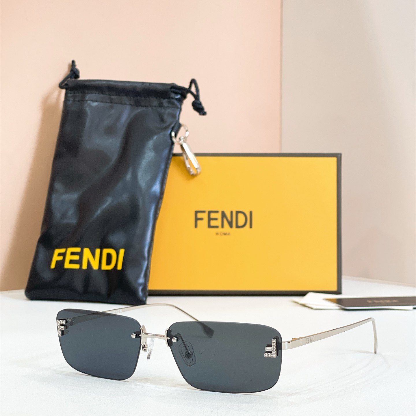 FENDI Sunglasses - FE4172US