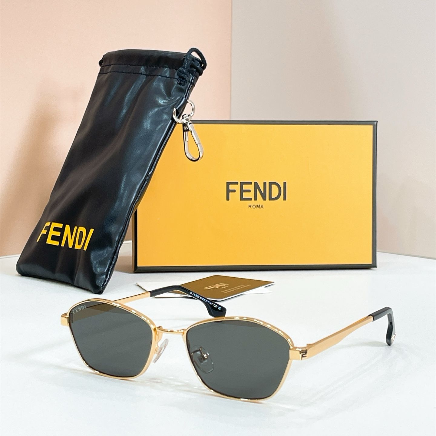 FENDI Sunglasses - FE40291U