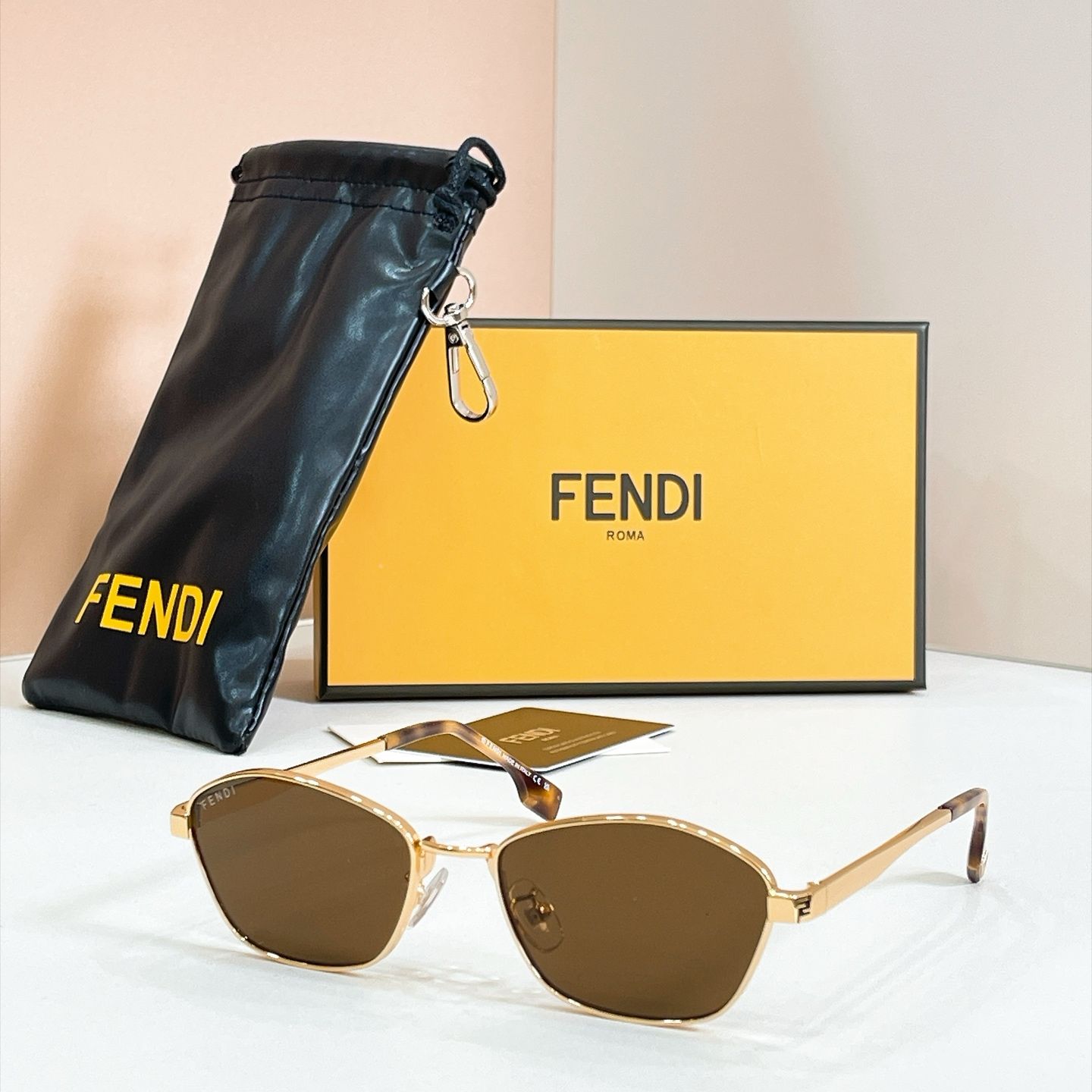 FENDI Sunglasses - FE40291U