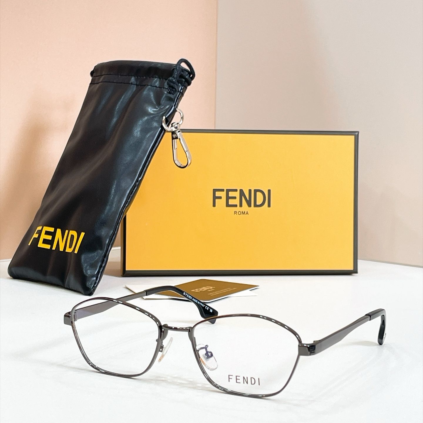 FENDI Sunglasses - FE40291U
