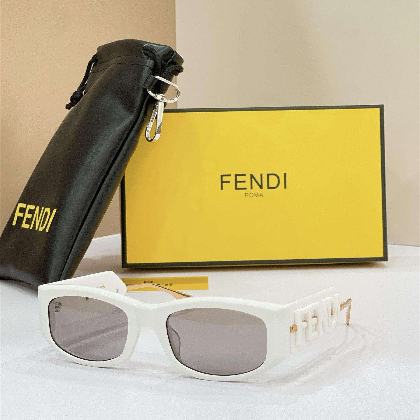 FENDI Sunglasses - FE4087