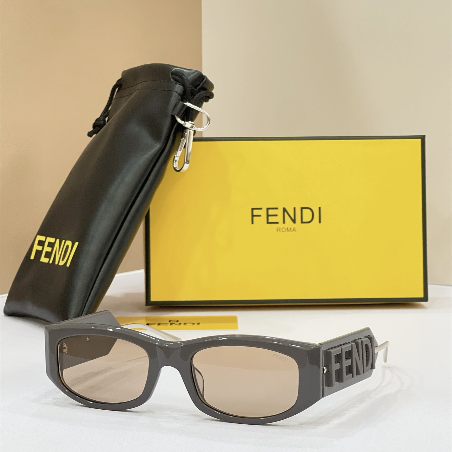 FENDI Sunglasses - FE4087