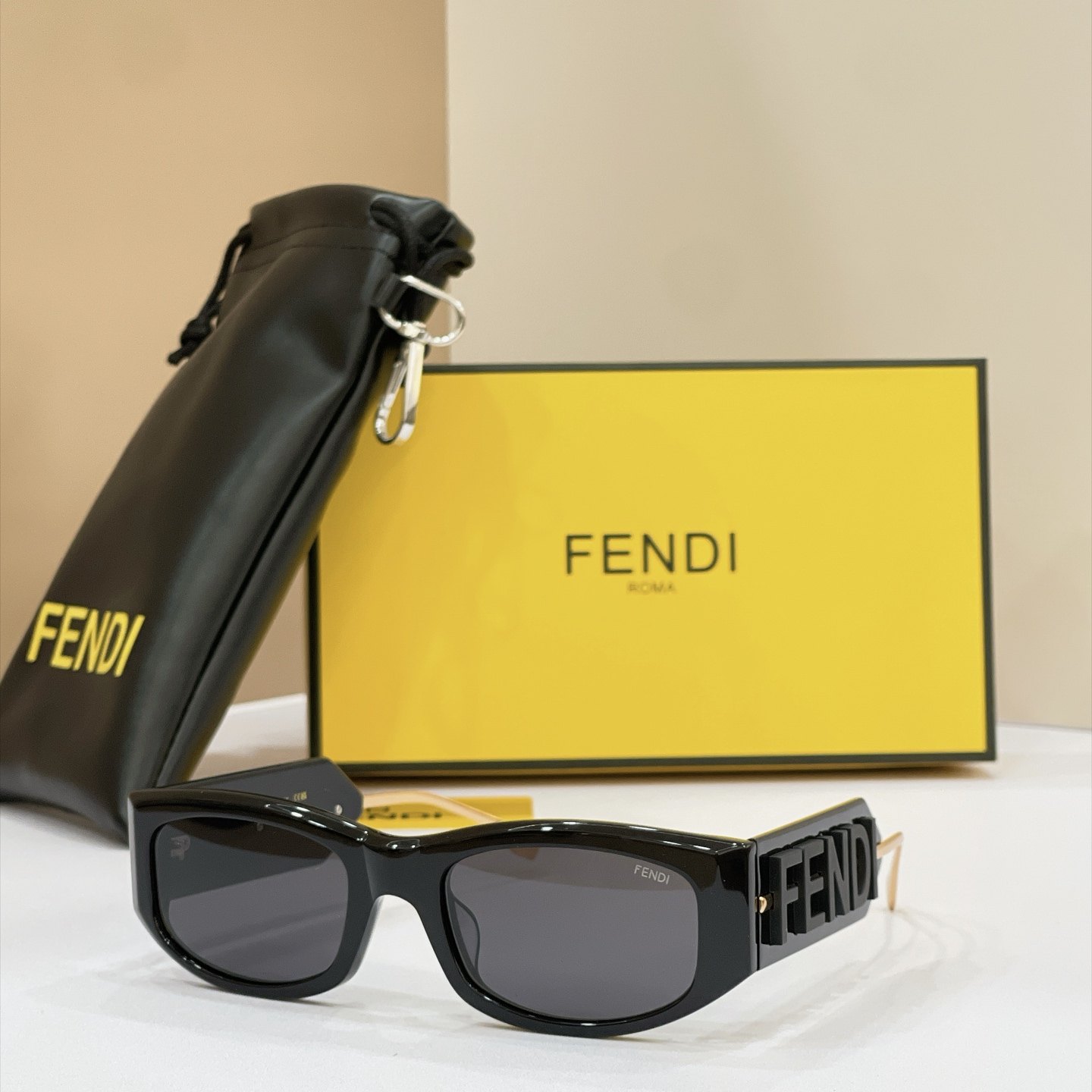 FENDI Sunglasses - FE4087