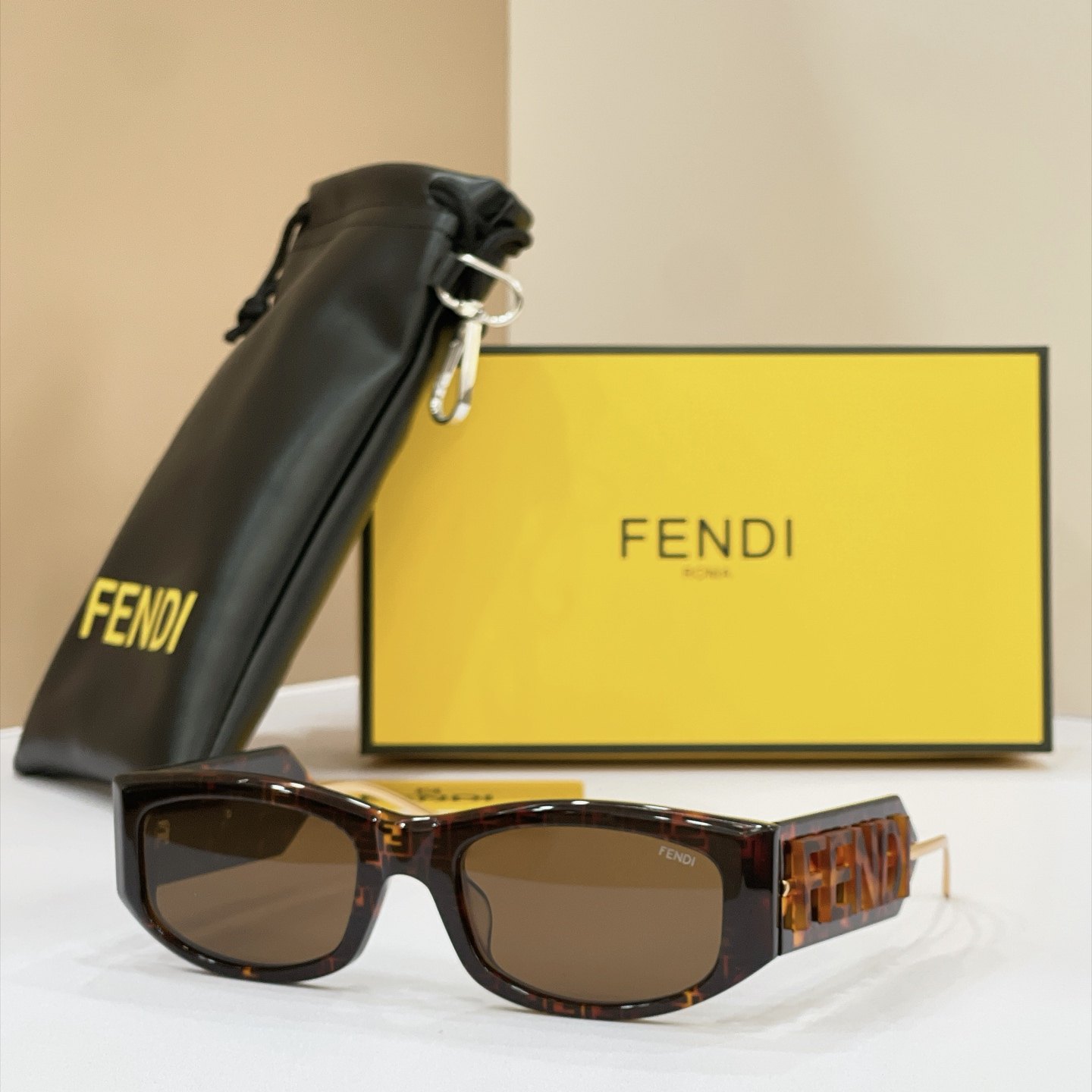FENDI Sunglasses - FE4087