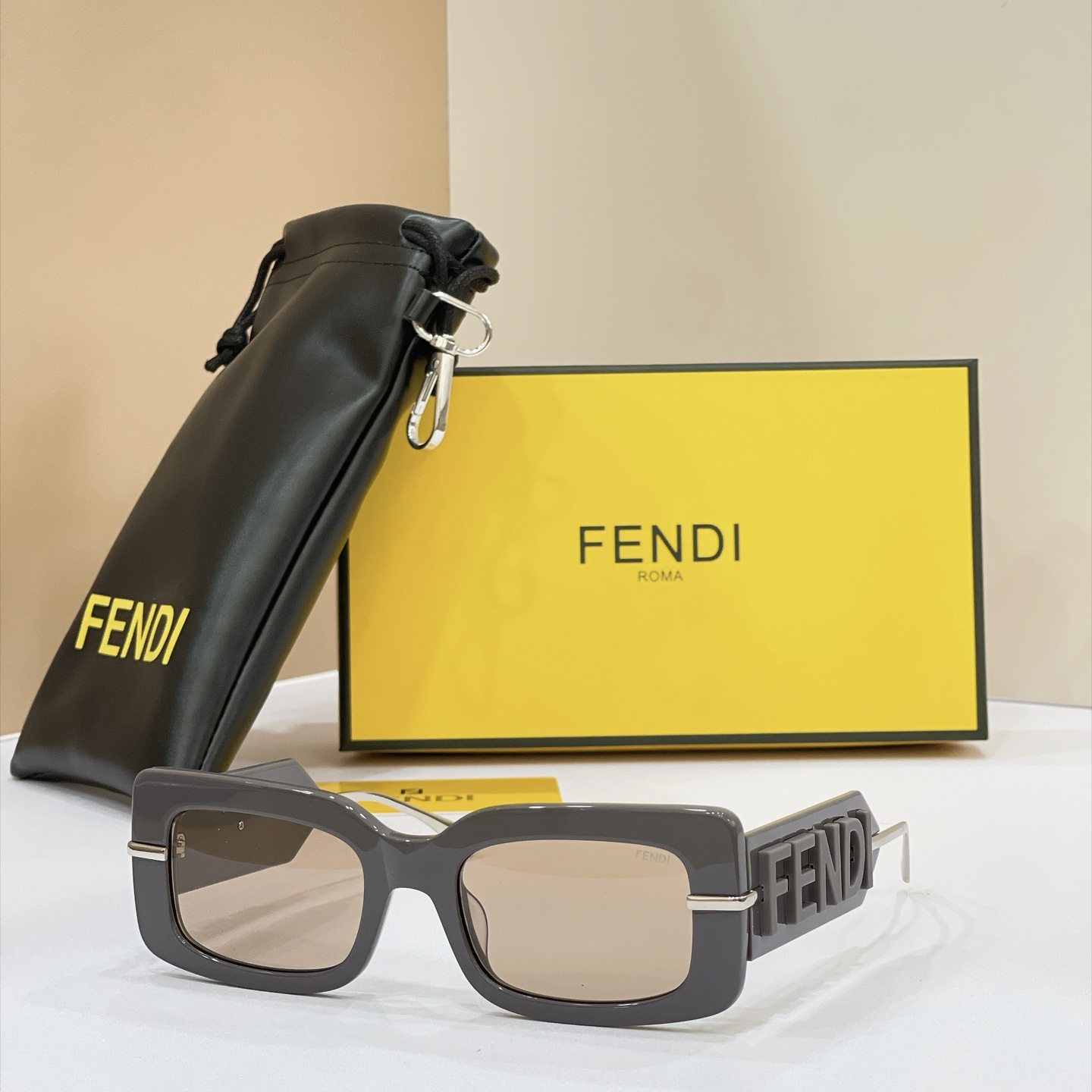 FENDI Sunglasses - F0L085V1RF1PEA