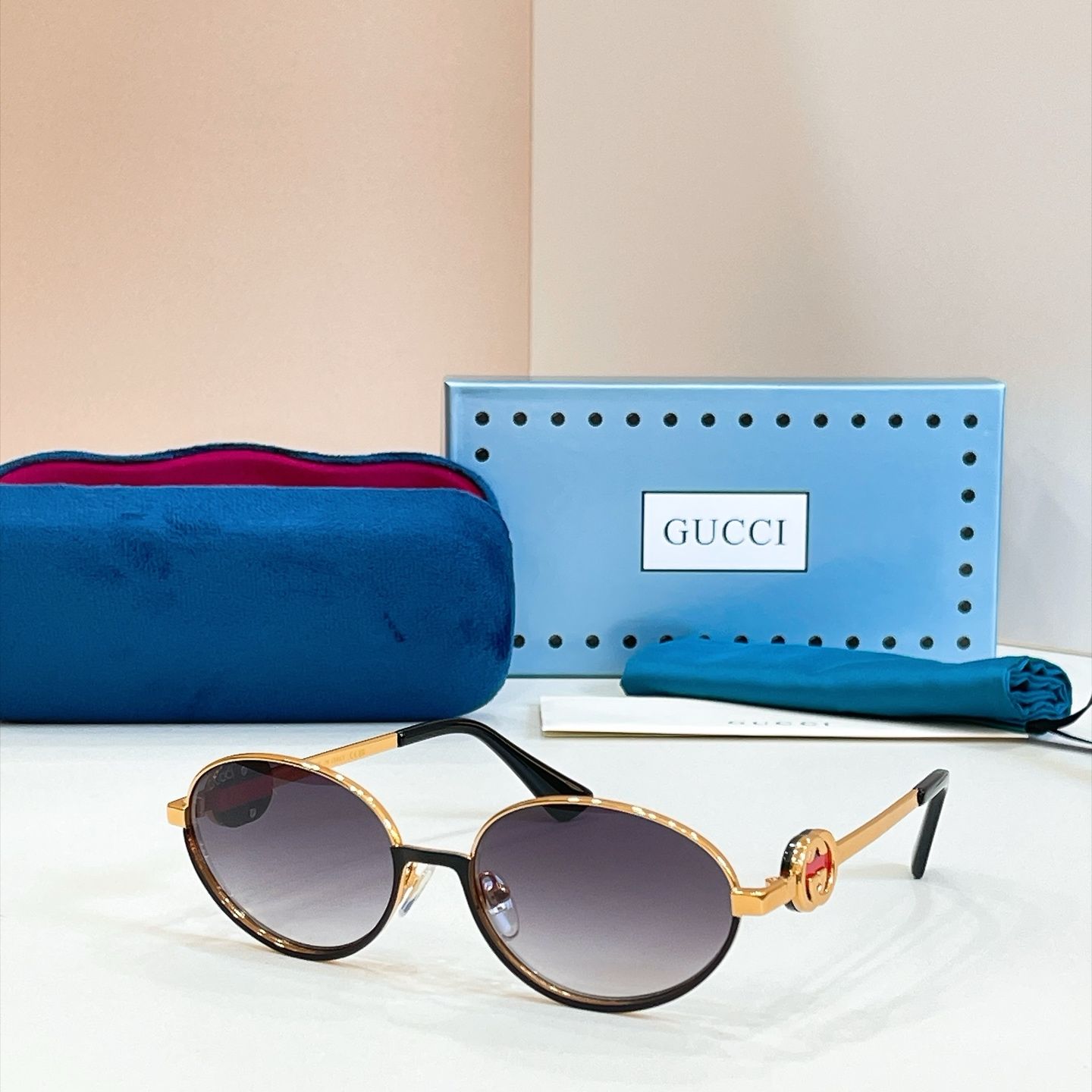 GUCCI Sunglasses - GG7234