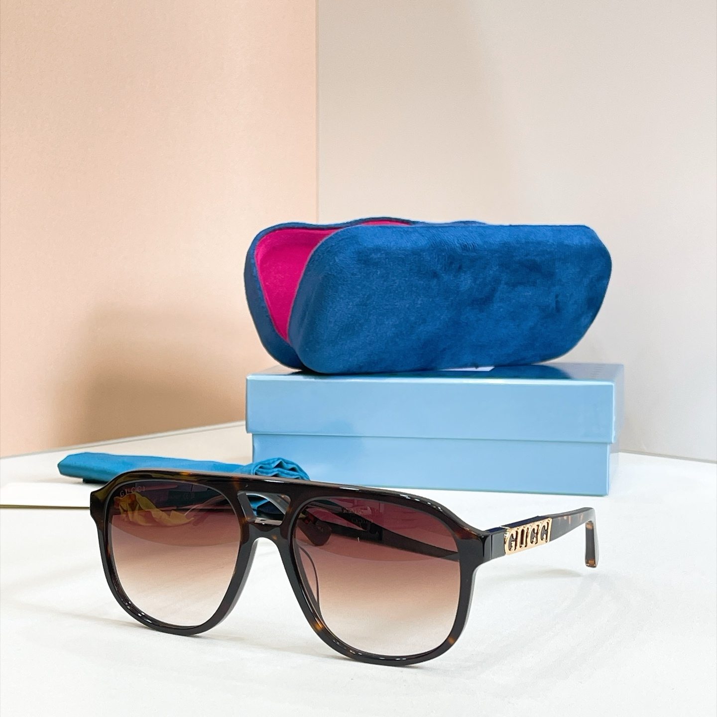 GUCCI Sunglasses - GG1188S