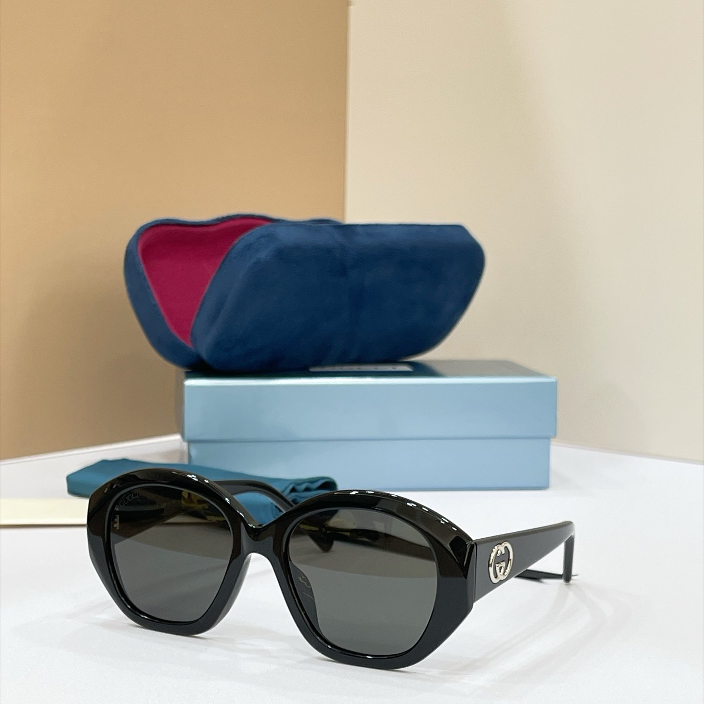 GUCCI Sunglasses - GG2200S